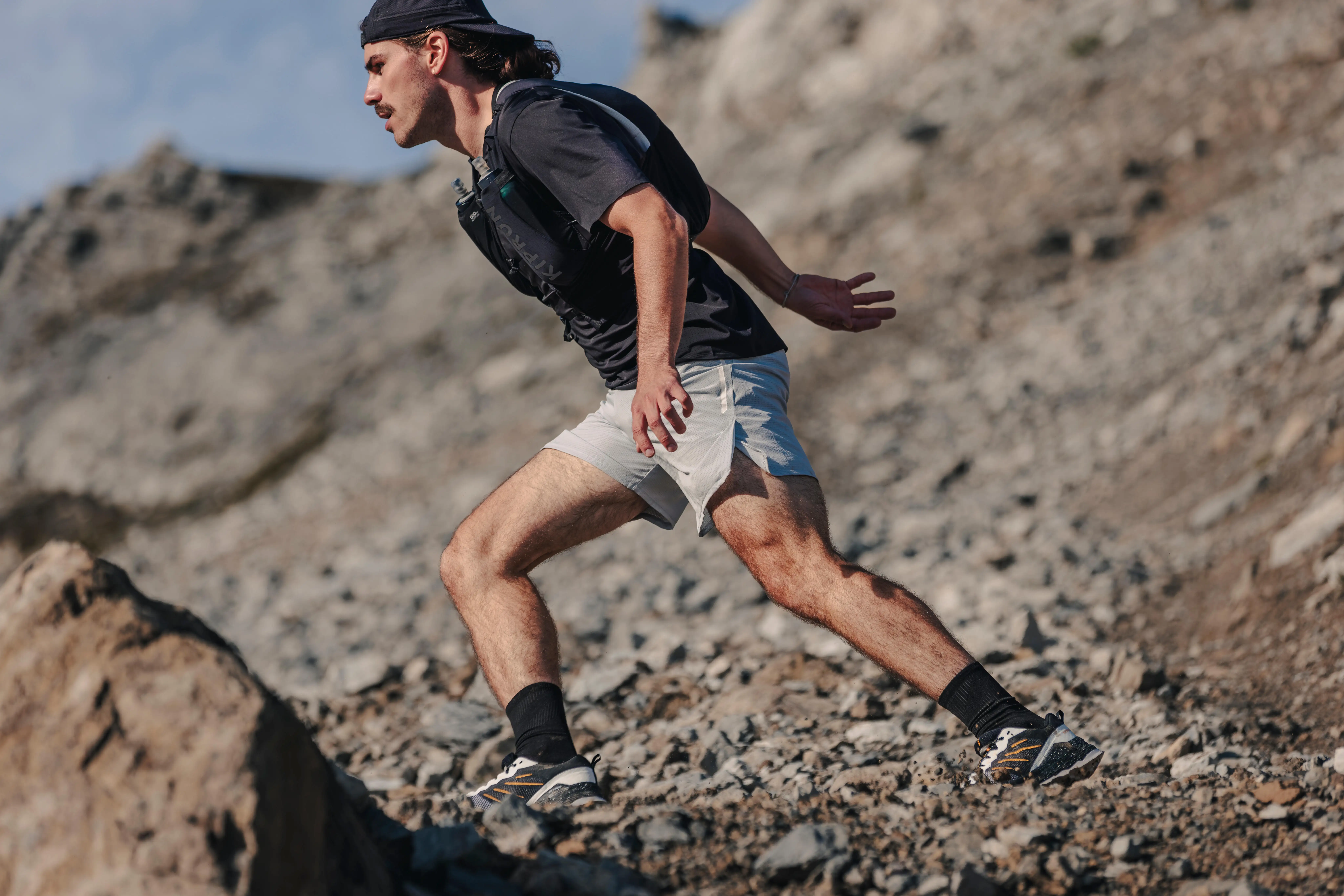 6345-men-x27-s-trail-running-shorts-run-900-1.jpg