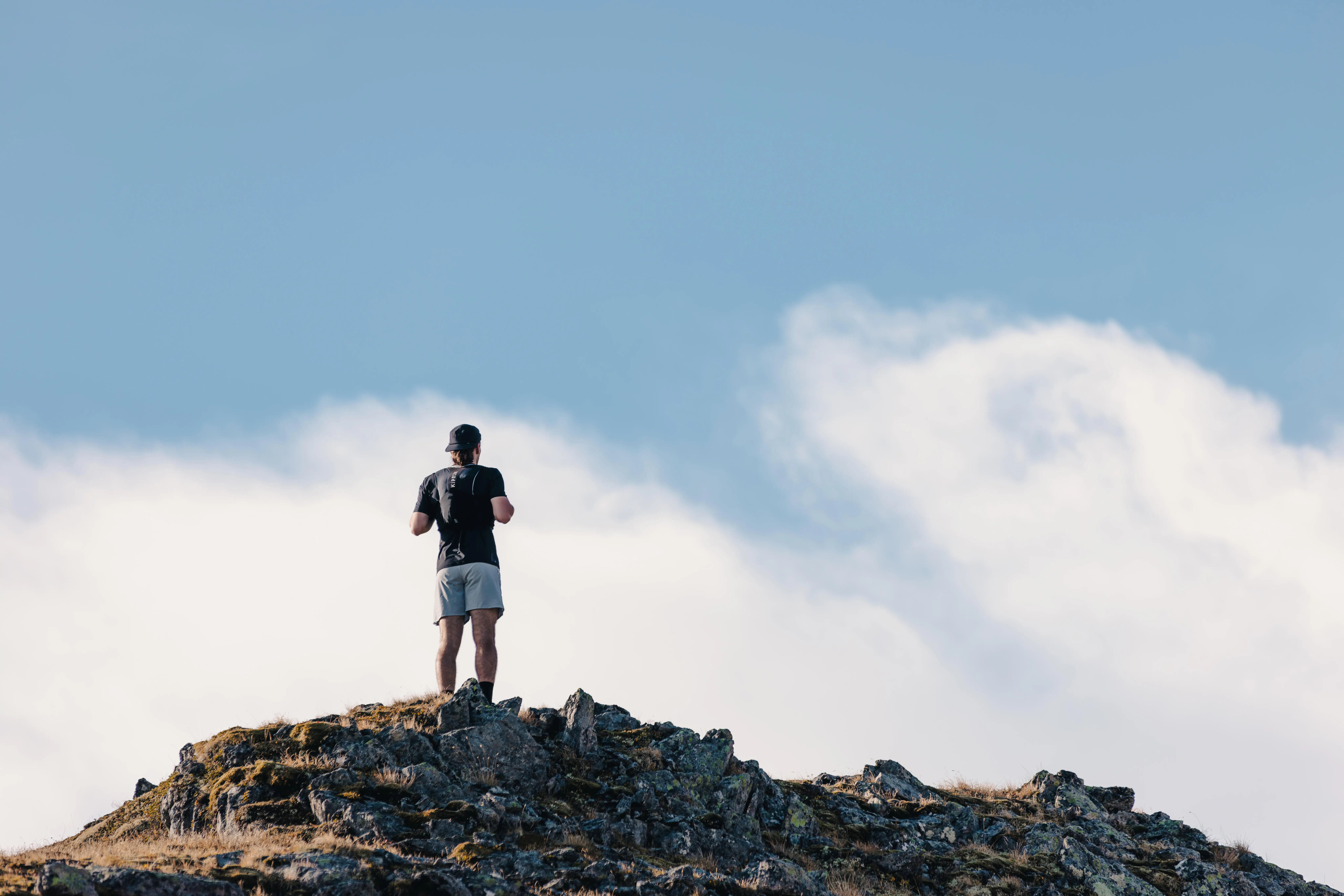 6345-men-x27-s-trail-running-shorts-run-900-1.jpg