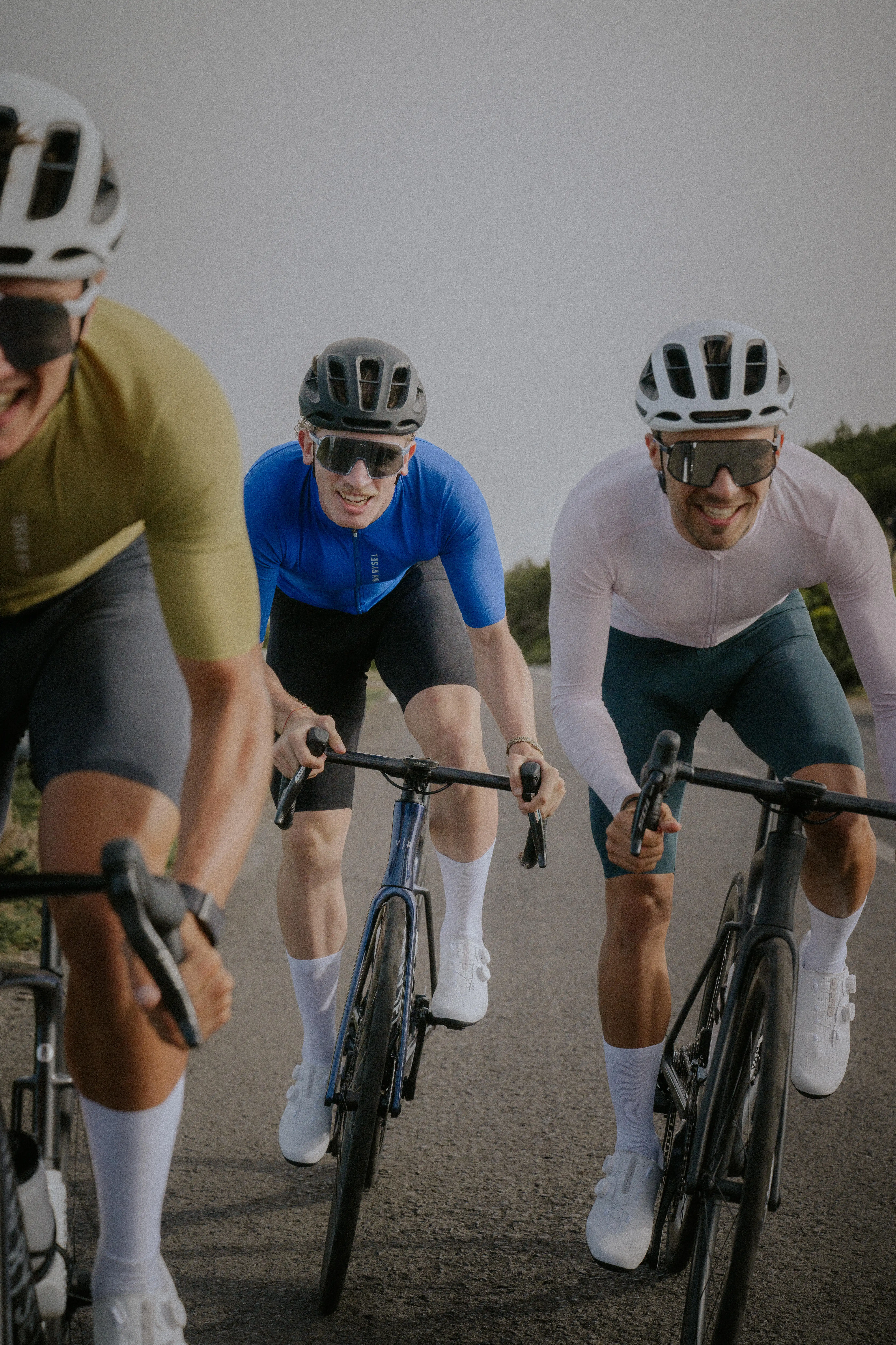 9615-road-cycling-helmet-rcr-1.jpg