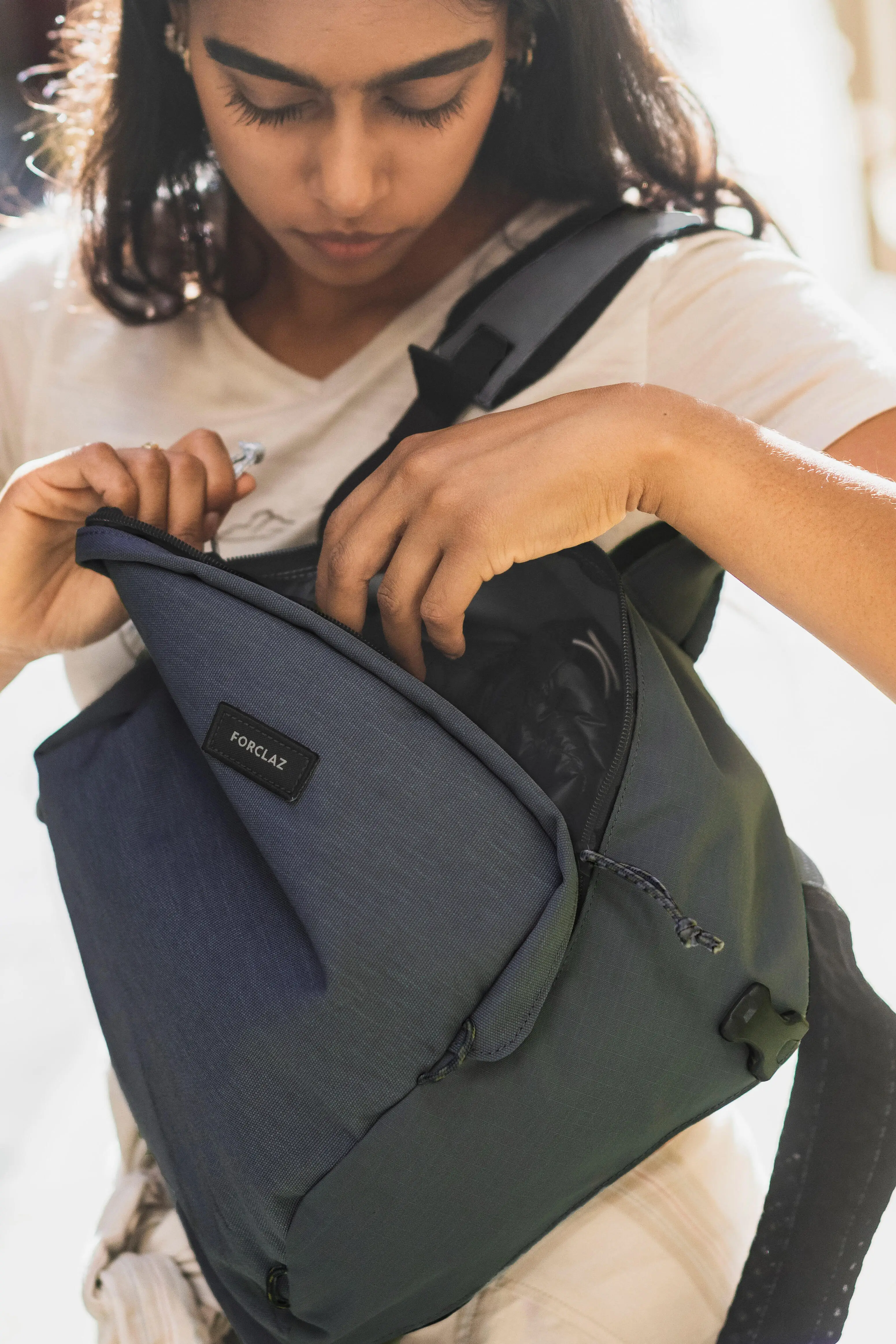 6665-women-s-hiking-backpack-with-suitcase-opening-50-6-l-travel-900-1.jpg