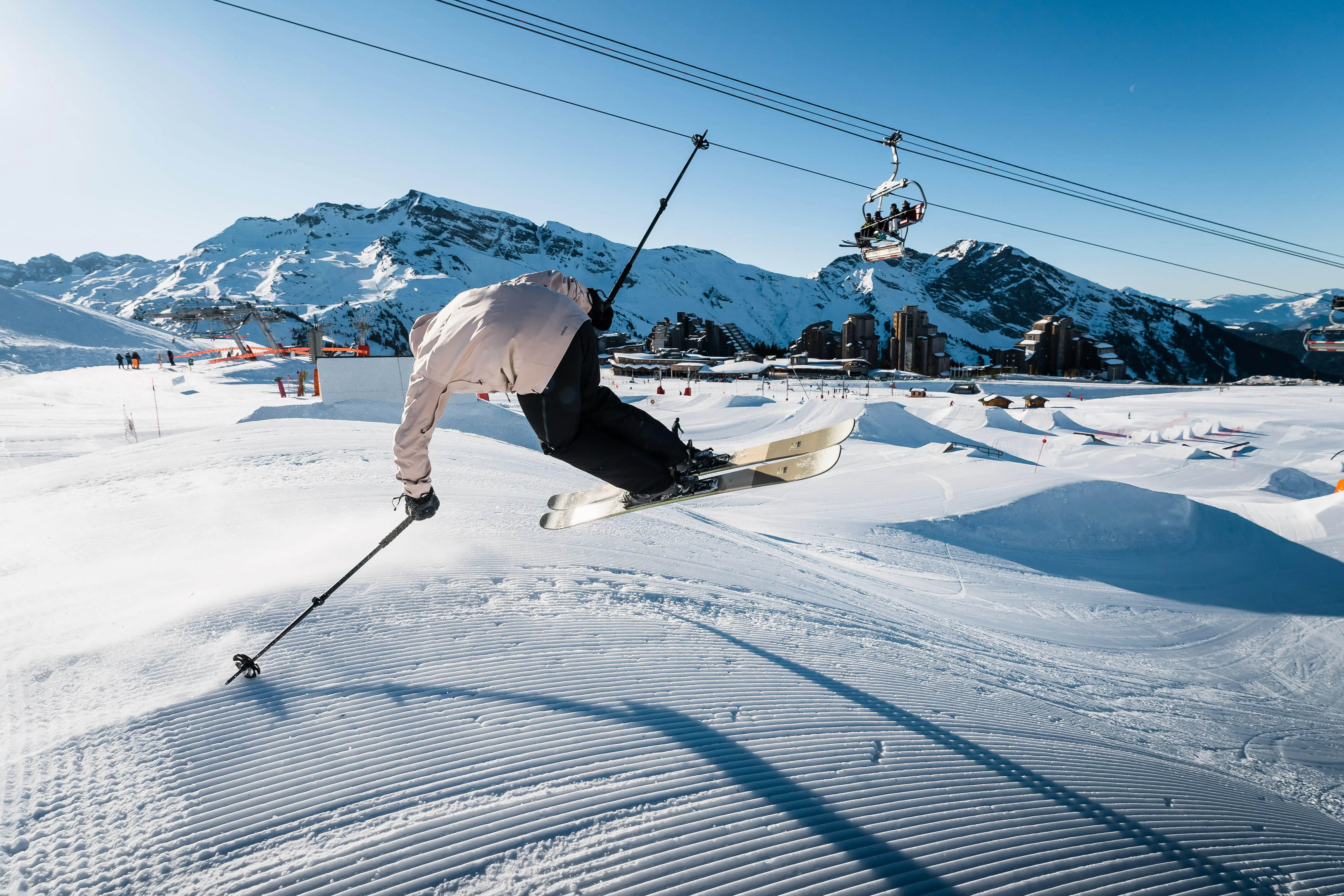 6687-freestyle-skis-clip-85-1.jpg