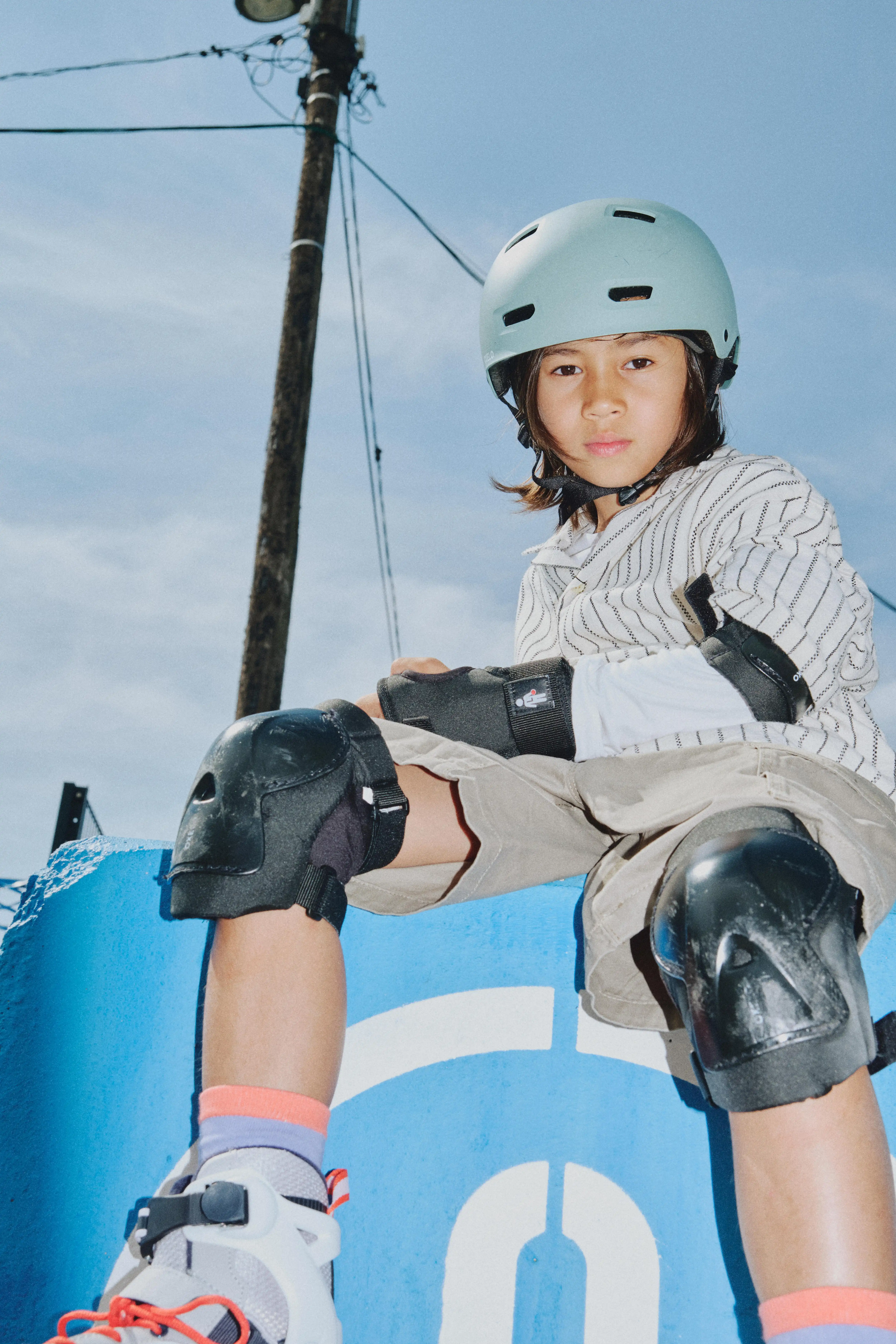 10011-adjustable-inline-skating-helmet-mf-500-1.jpg