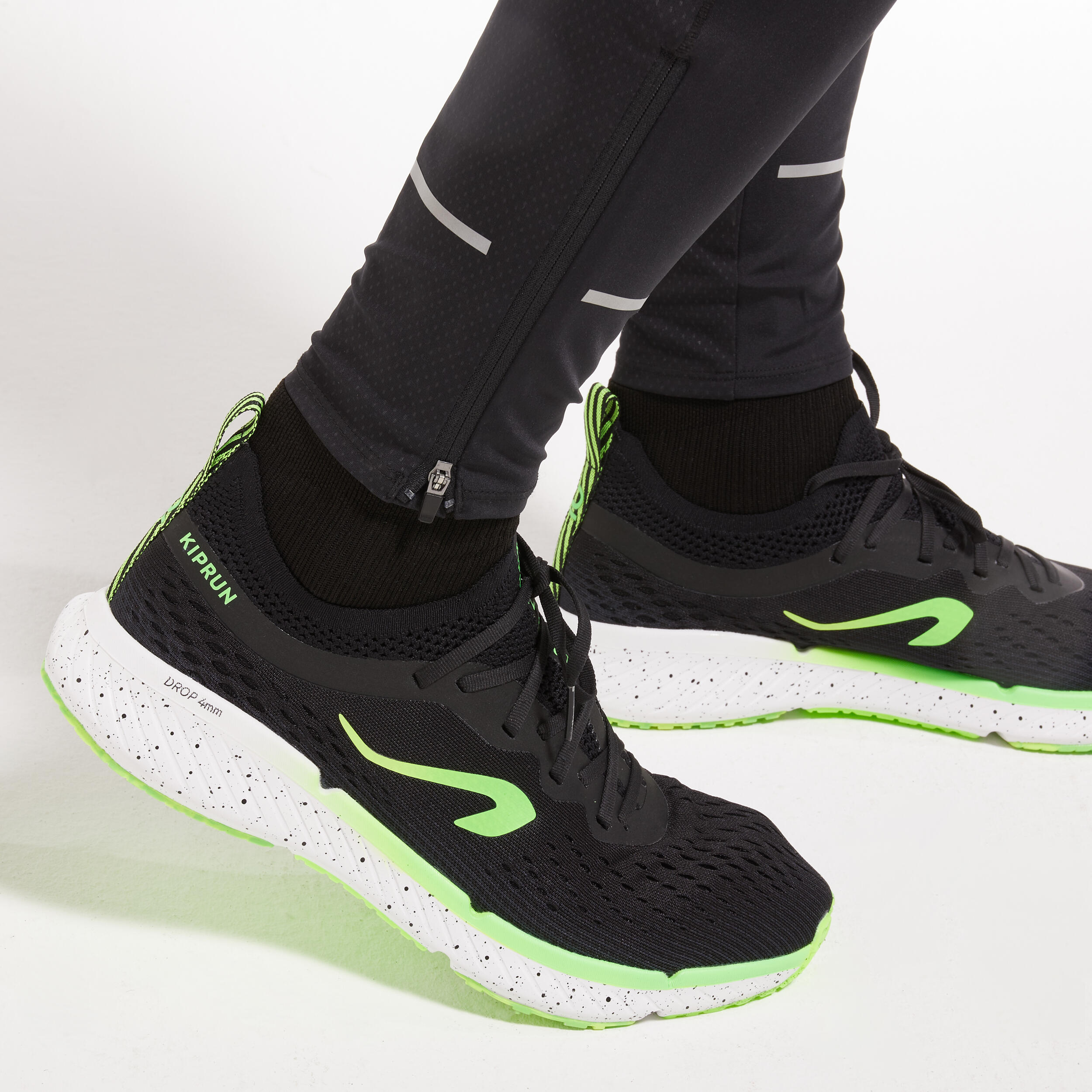 6888-run-dry-running-tights-men-1.jpg