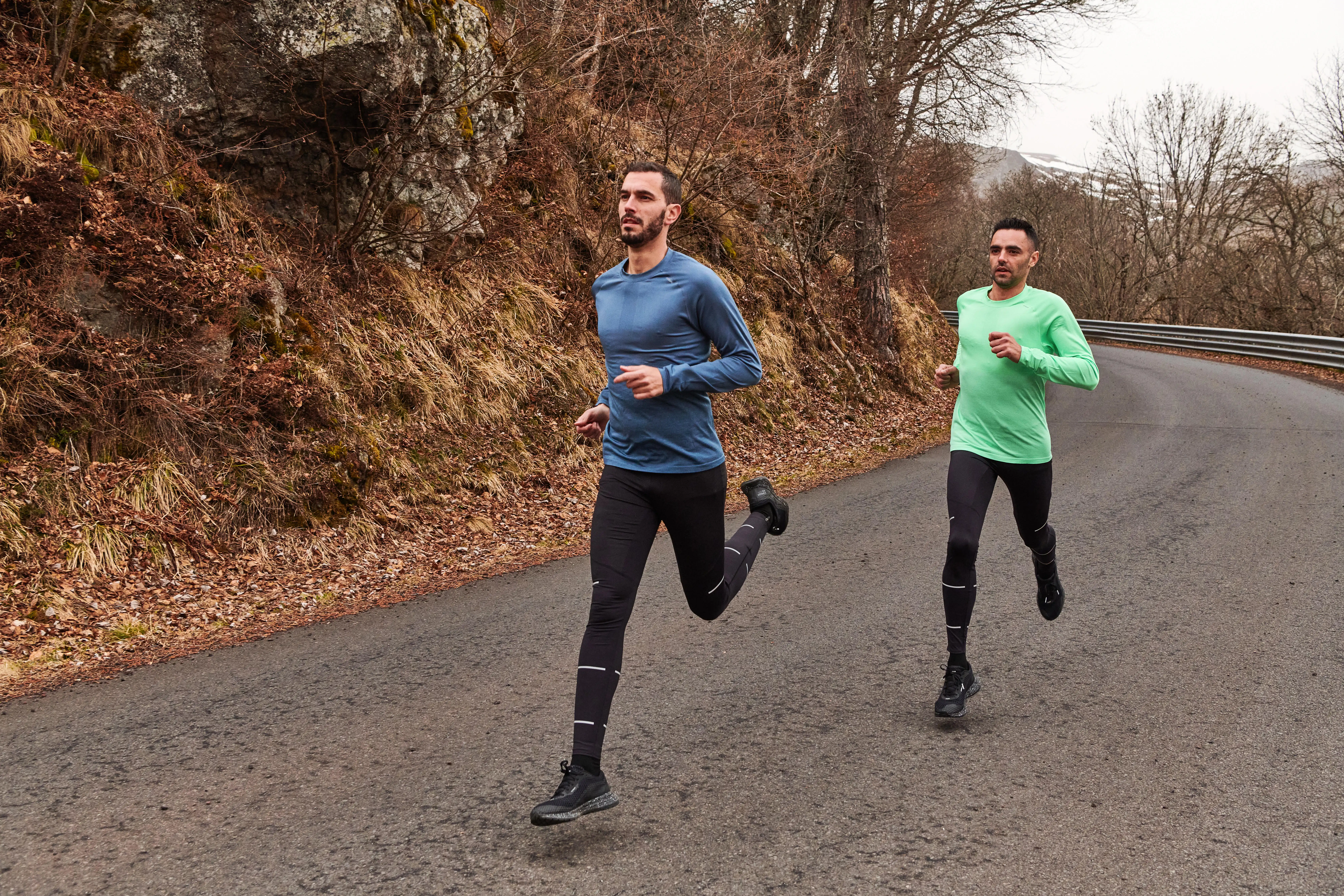 6888-run-dry-running-tights-men-1.jpg