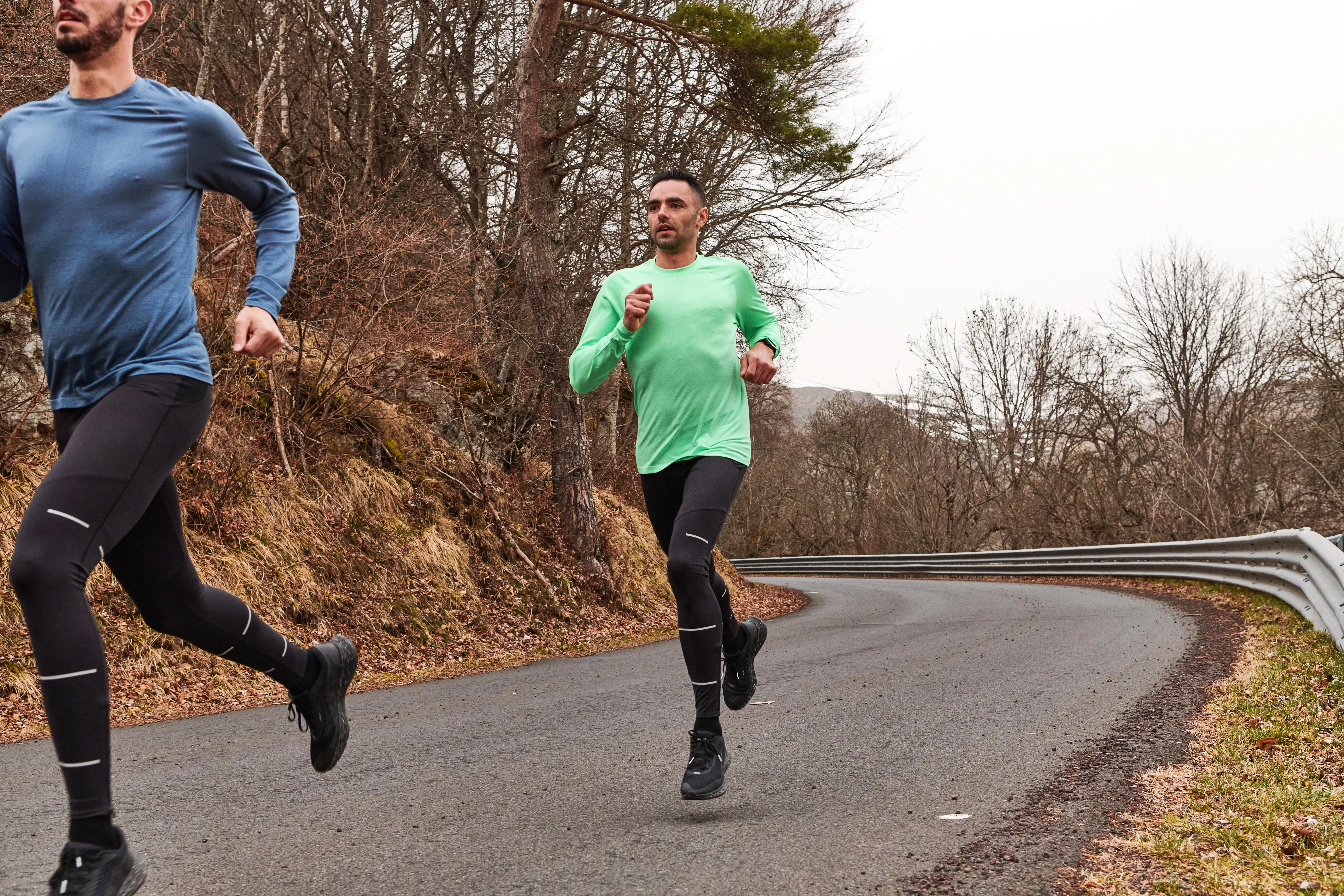 6888-run-dry-running-tights-men-1.jpg