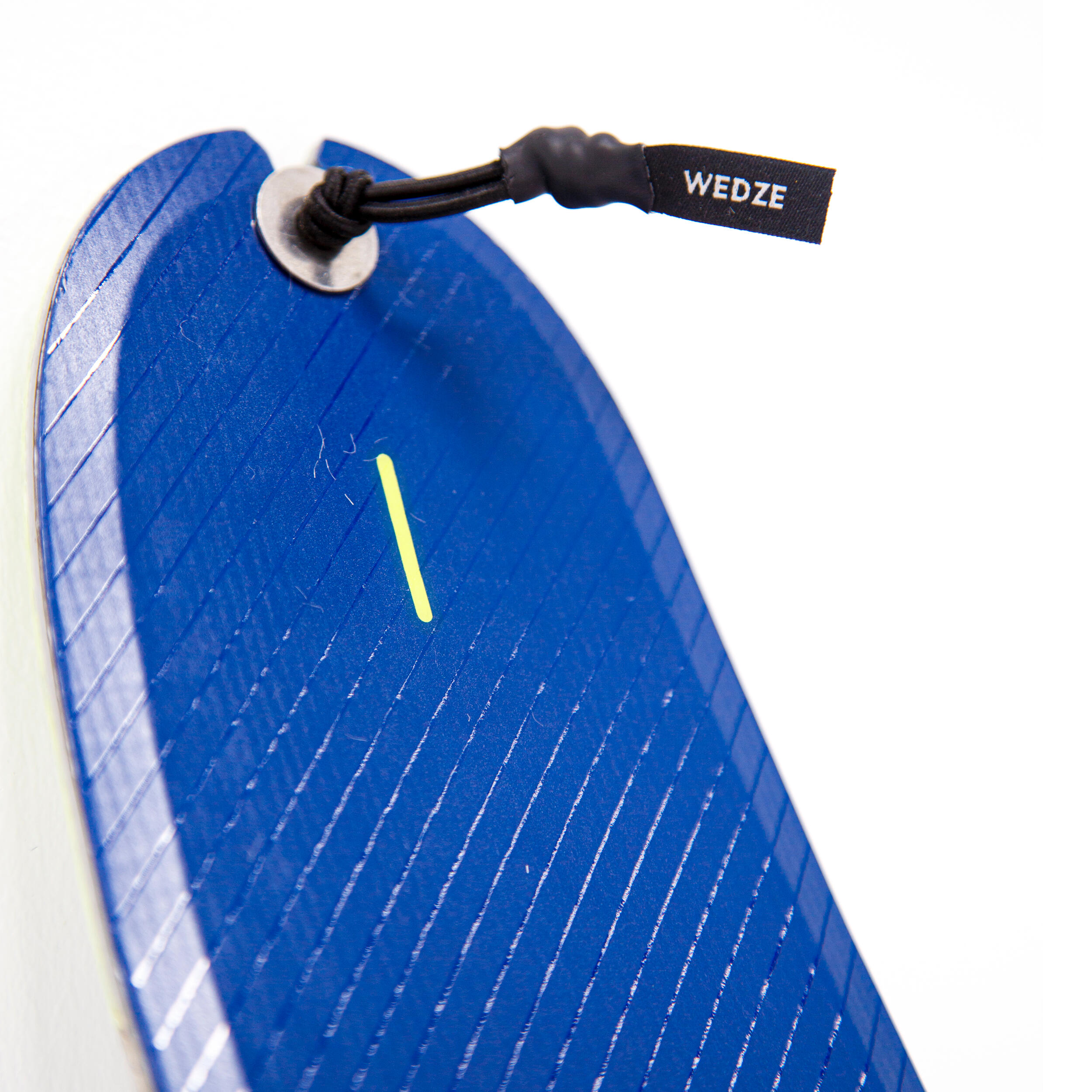Elastic Skin Attachments for Notched Skis