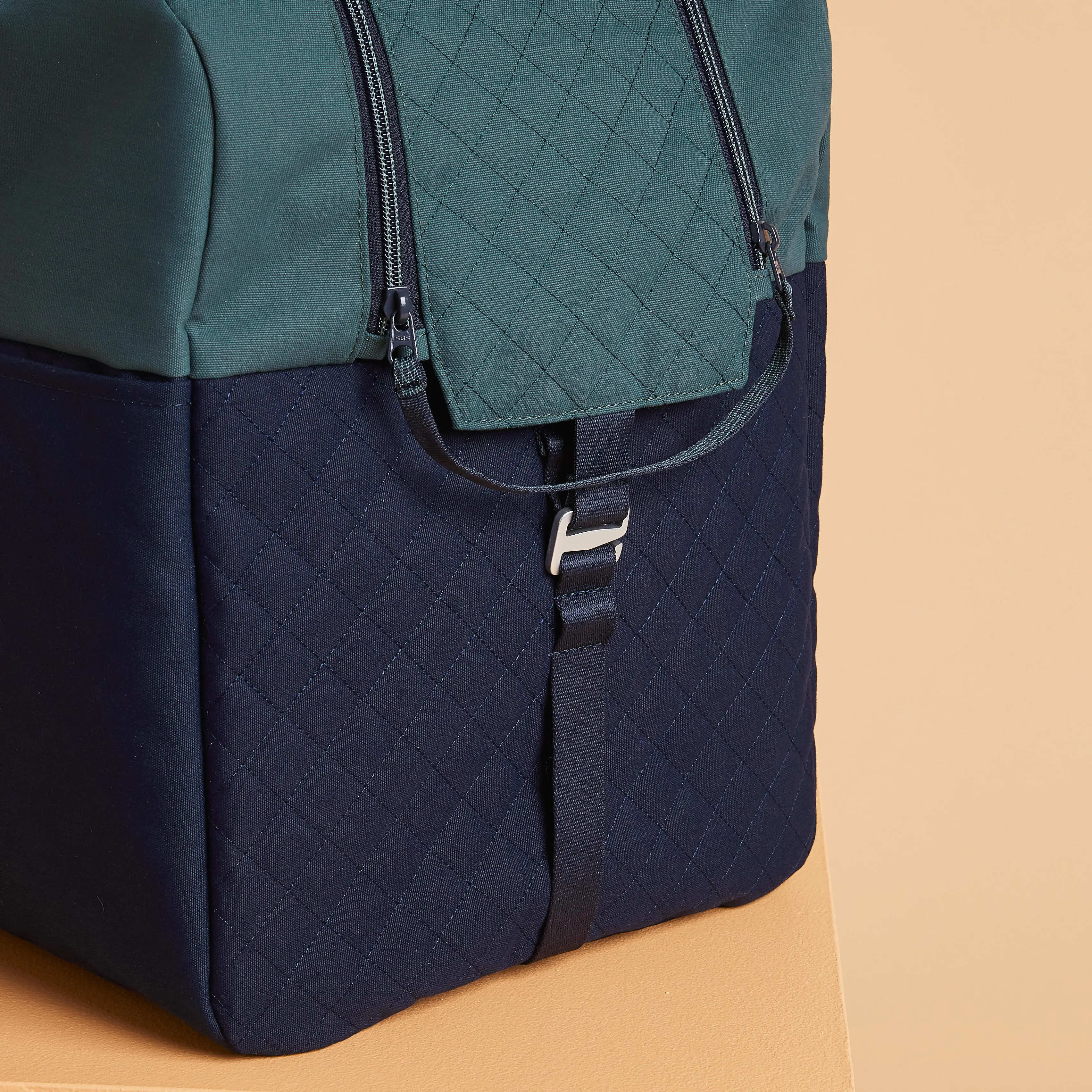 7269-horse-riding-equipment-duffle-bag-65-l-green-blue-1.jpg