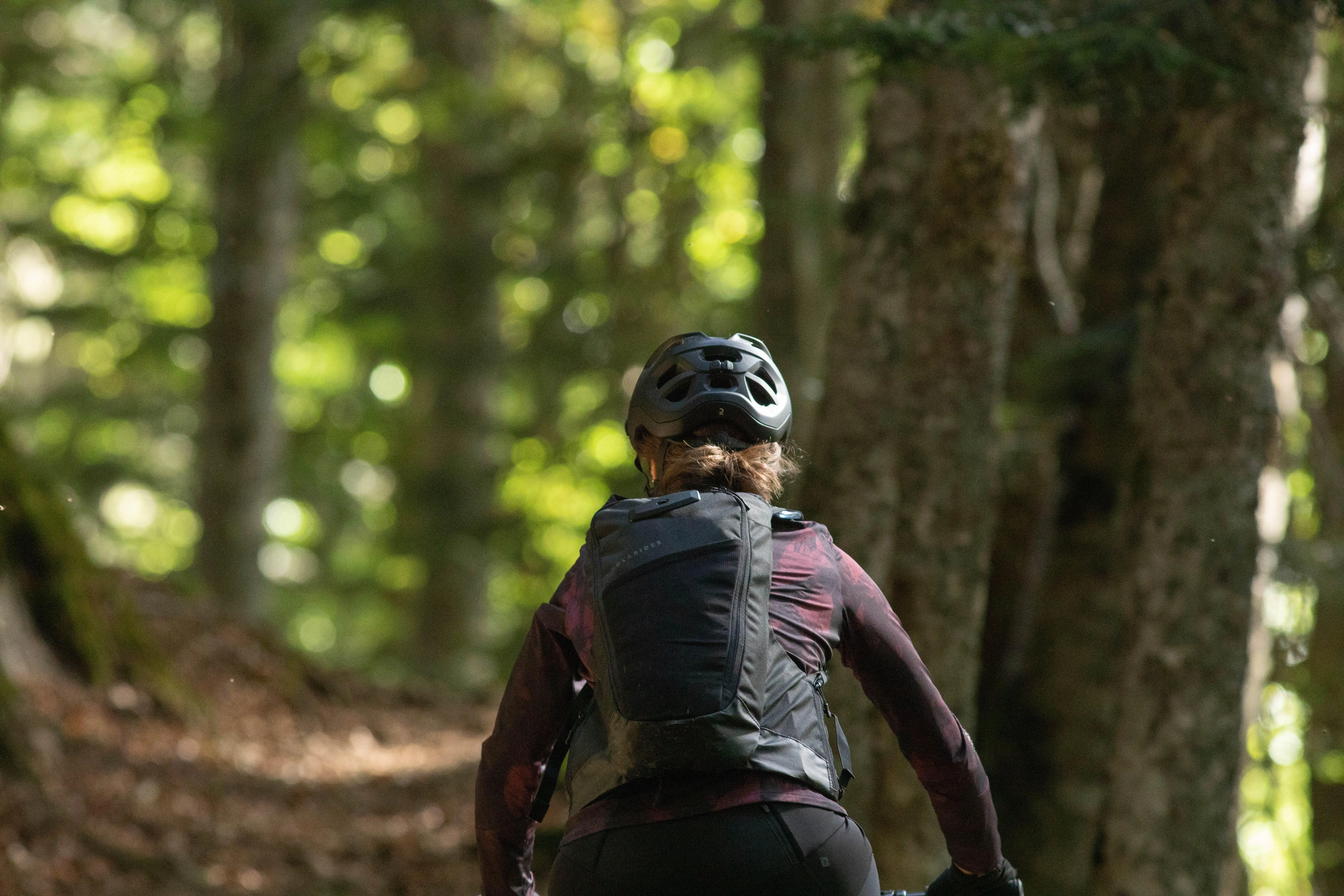 7408-7-l-2-l-mtb-hydration-backpack-explore-black-1.webp