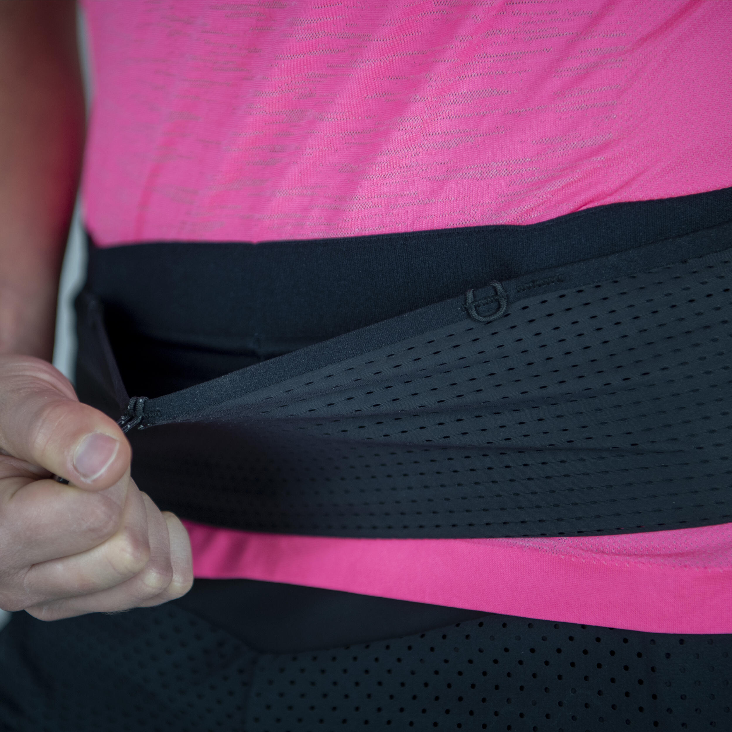 7526-road-running-hydration-belt-for-two-250-ml-soft-flasks-1.jpg