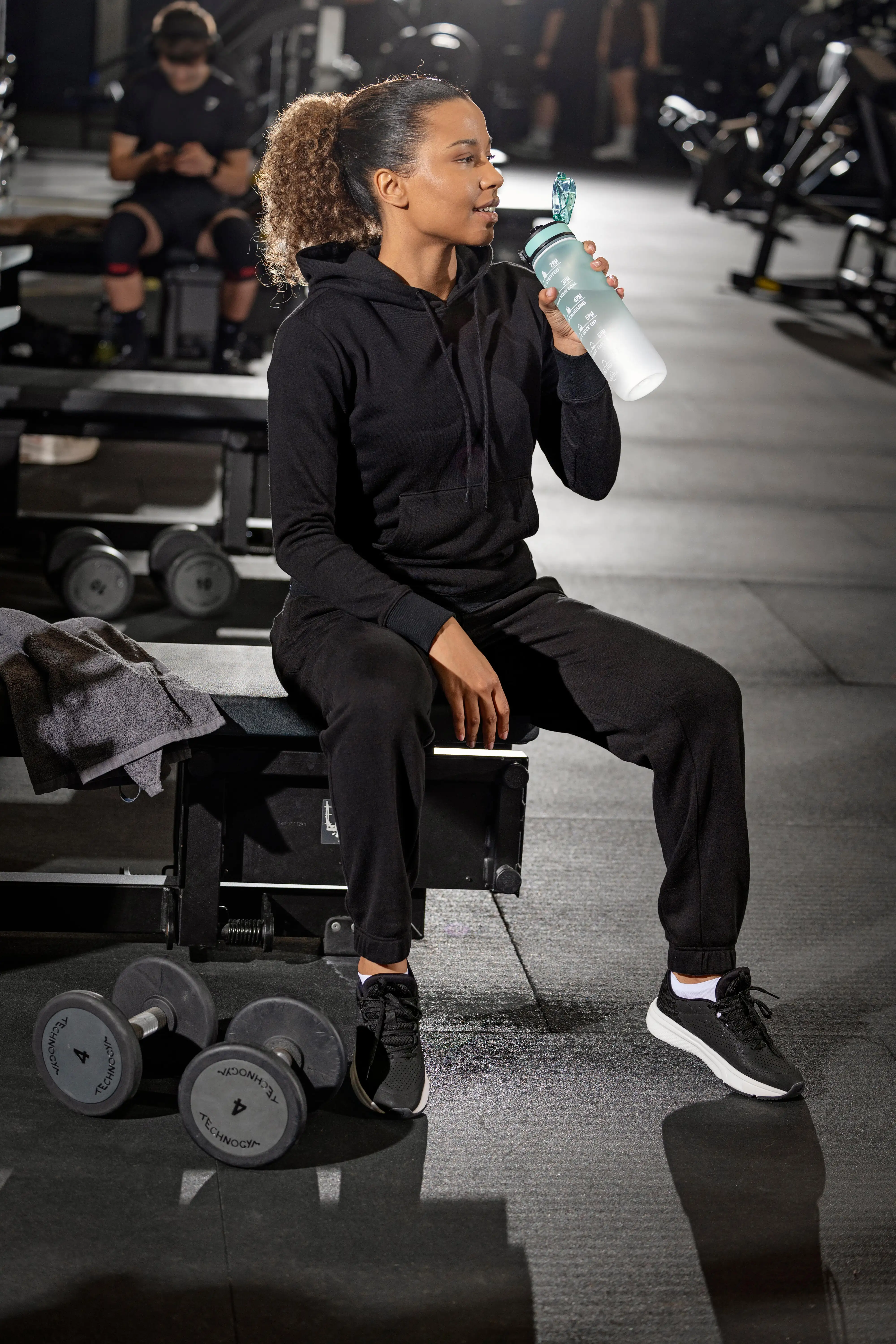 7535-women-s-long-fitness-hoodie-essential-500-1.webp