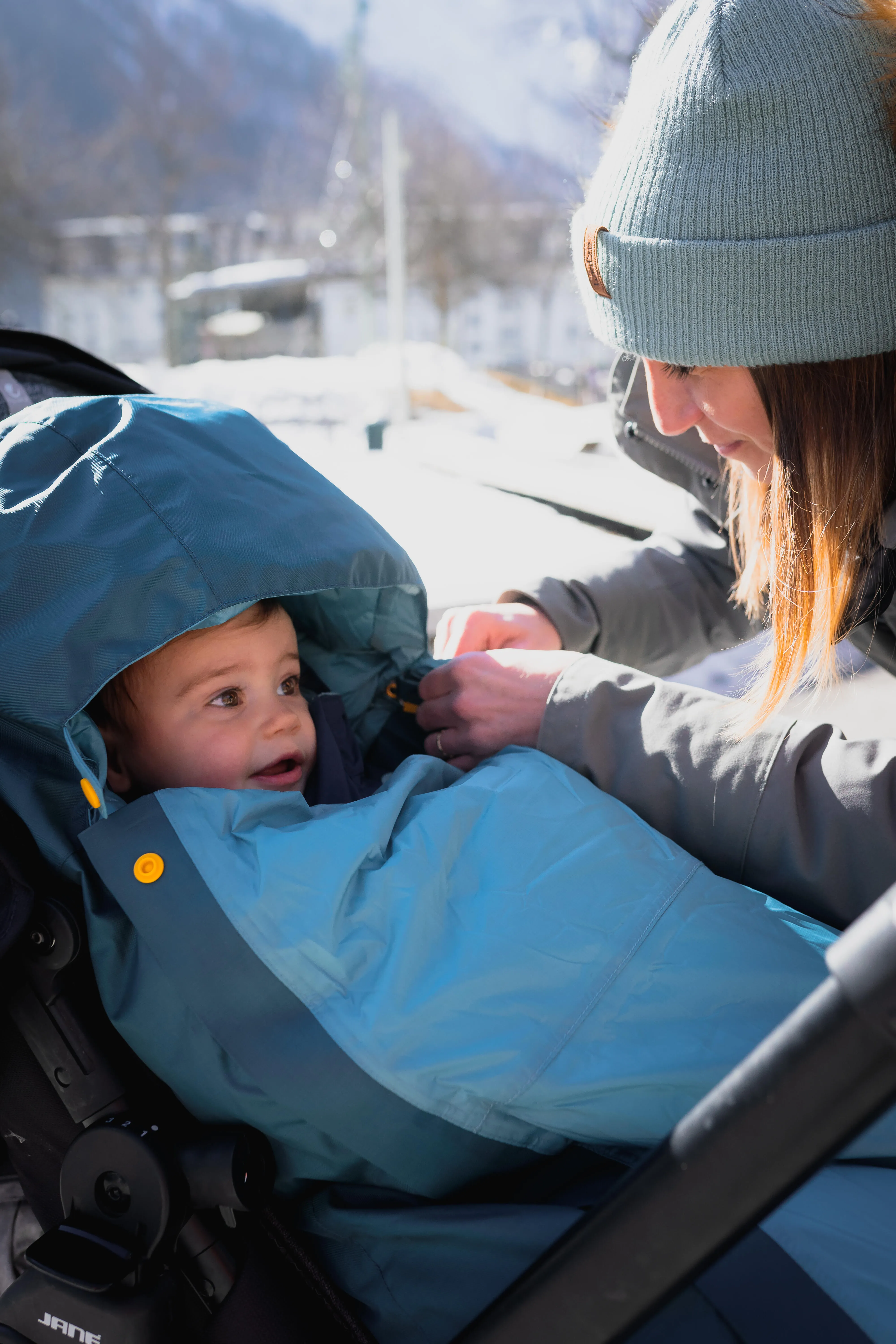 7666-babies-x27-cozy-and-waterproof-stroller-blanket-25-c-1.jpg