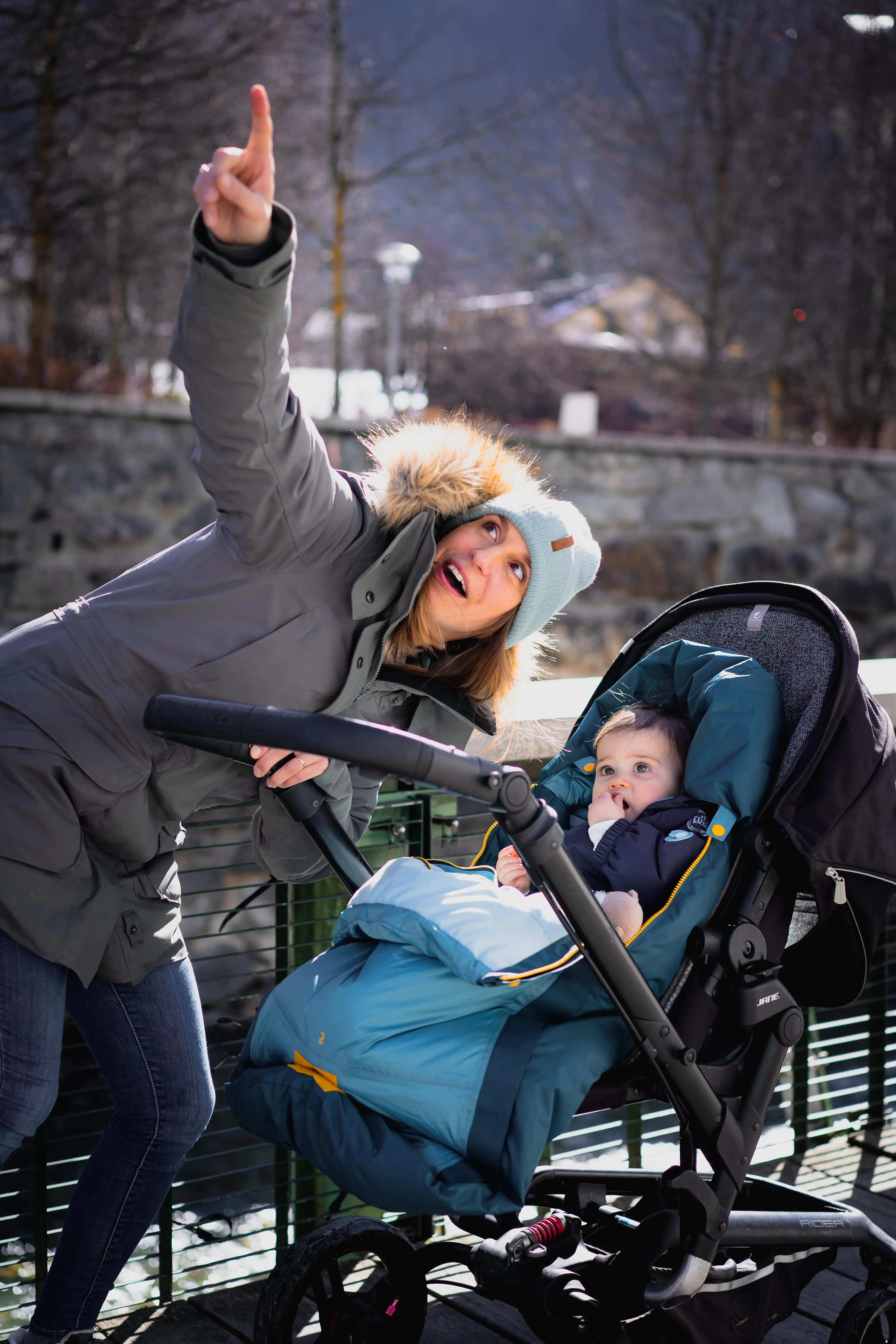 7666-babies-x27-cozy-and-waterproof-stroller-blanket-25-c-1.jpg
