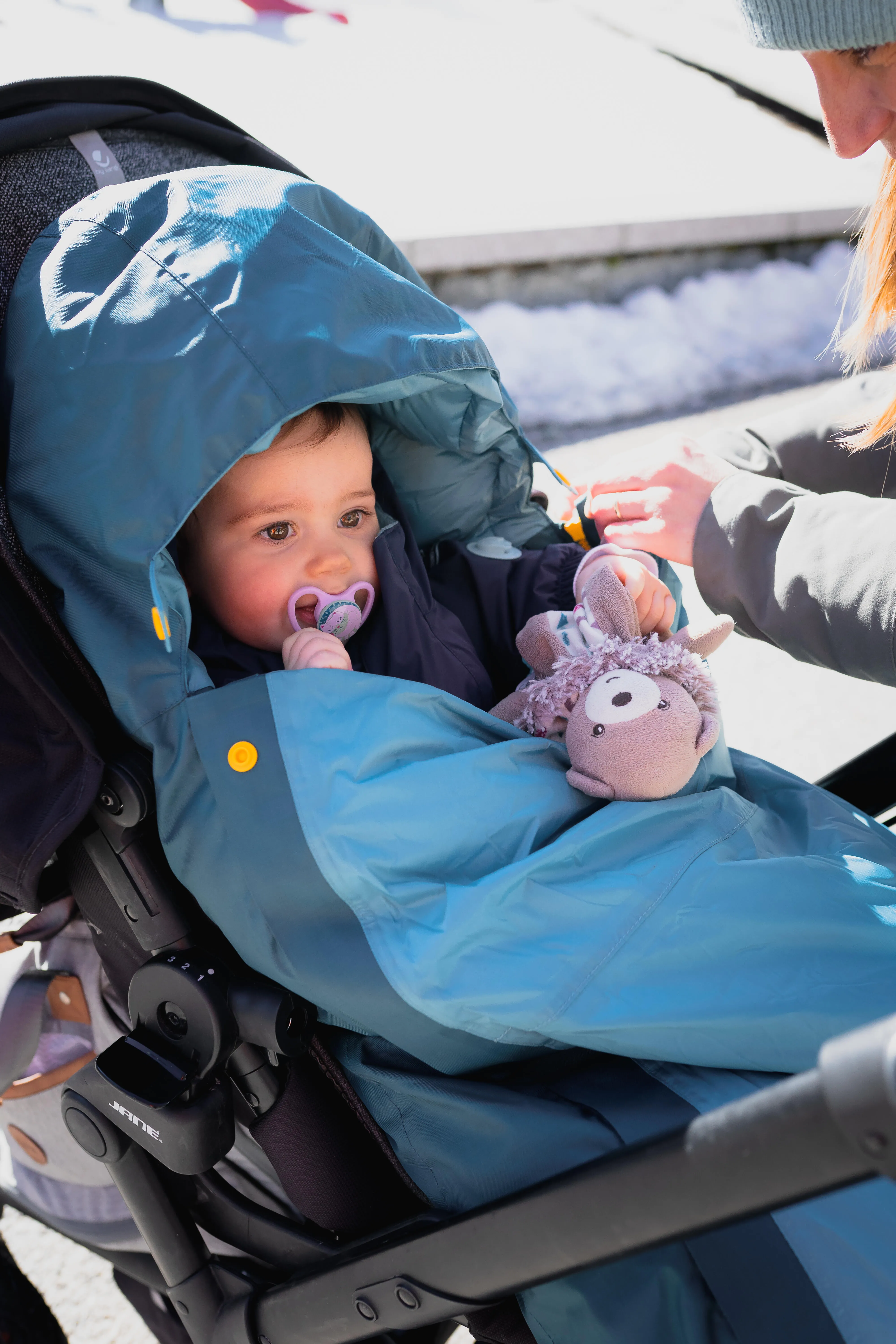 7666-babies-x27-cozy-and-waterproof-stroller-blanket-25-c-1.jpg