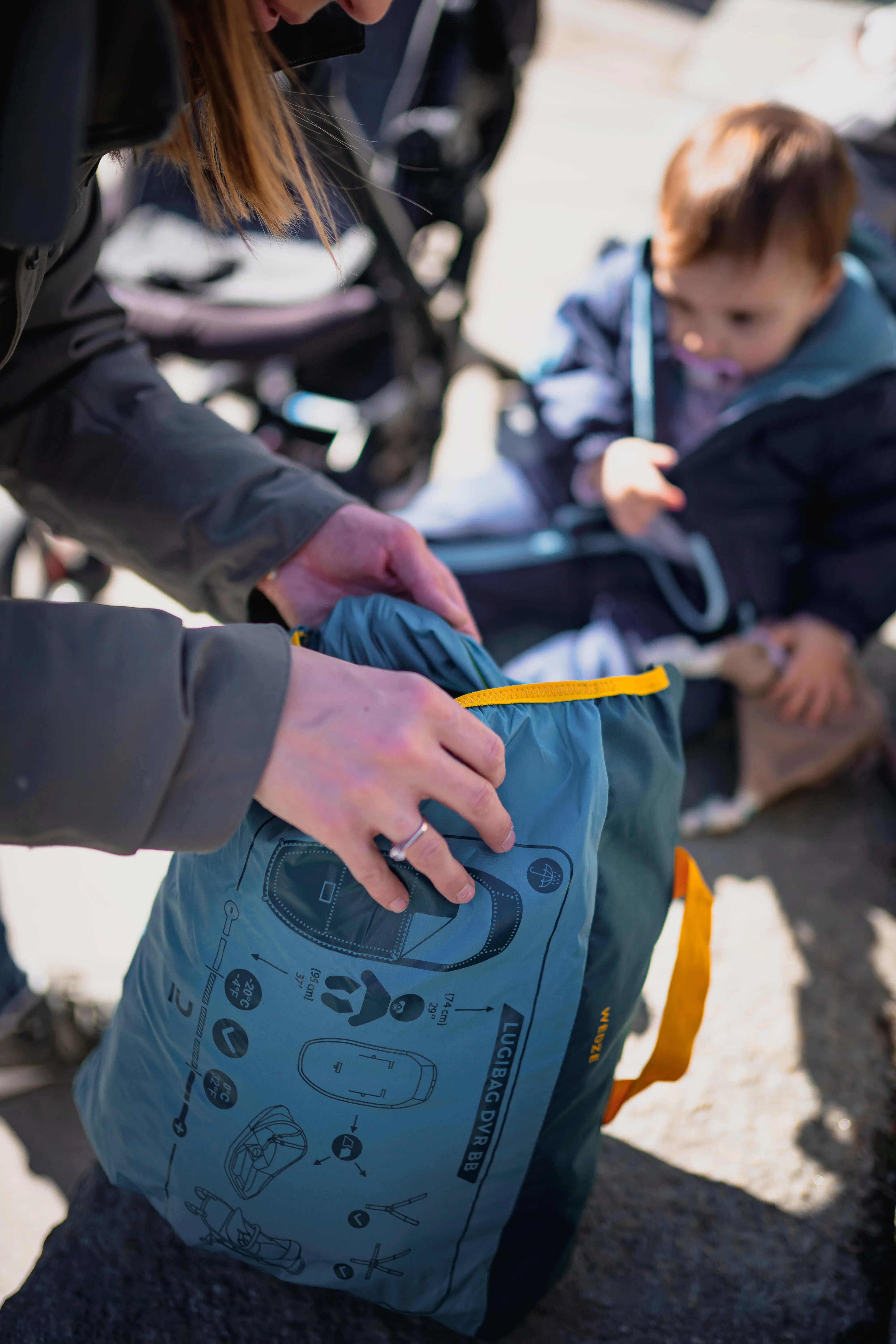 7666-babies-x27-cozy-and-waterproof-stroller-blanket-25-c-1.jpg