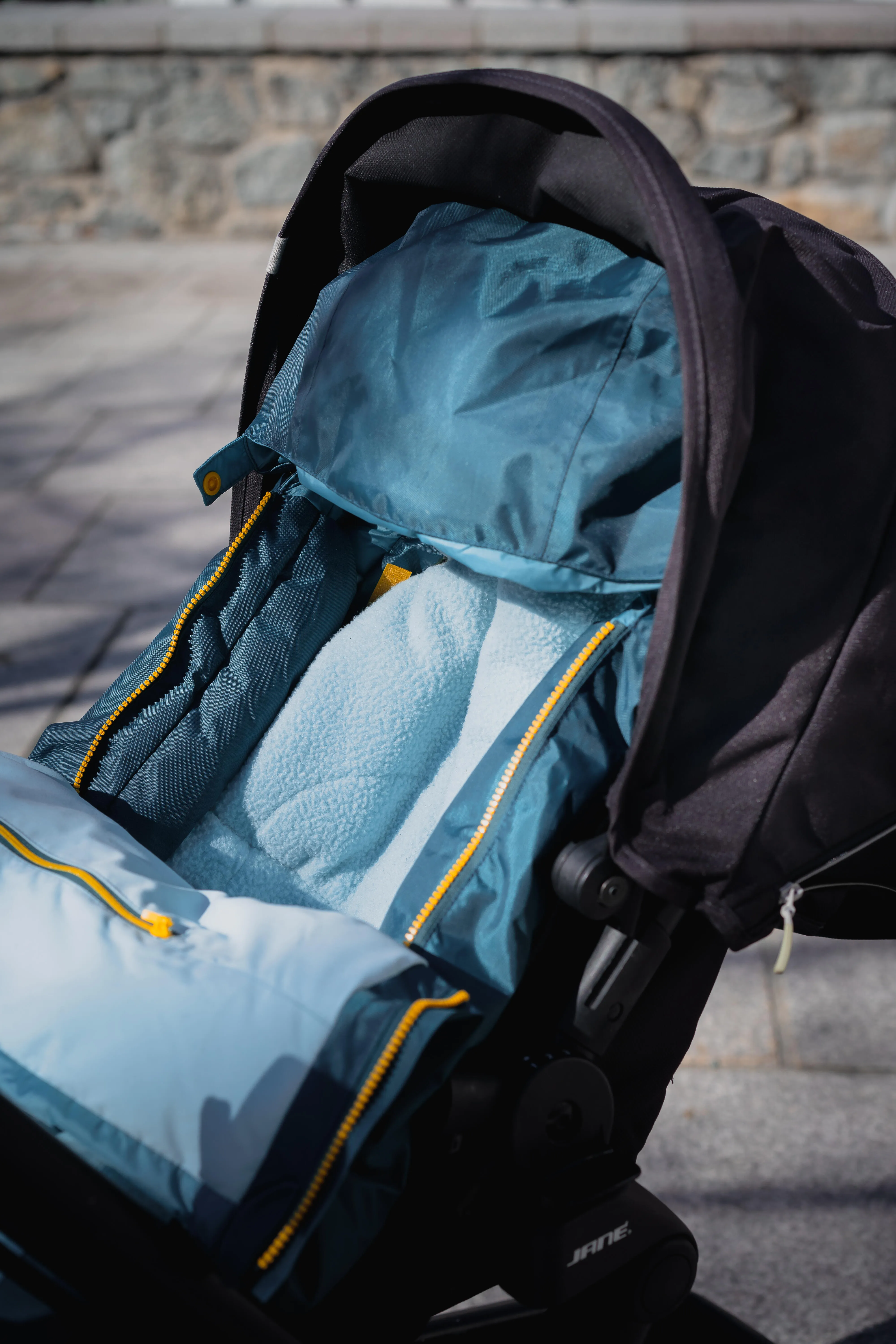 7666-babies-x27-cozy-and-waterproof-stroller-blanket-25-c-1.jpg