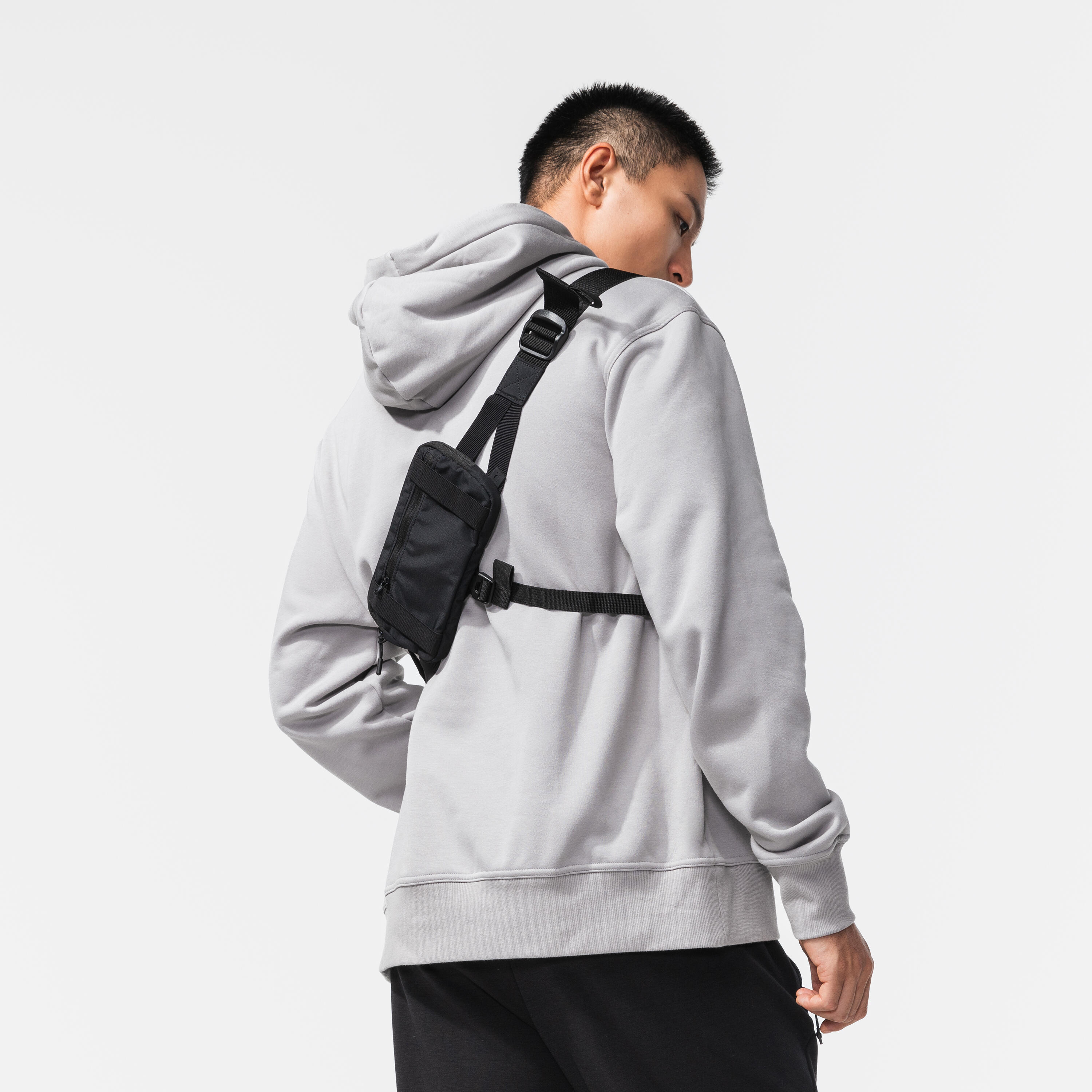 7911-0-5-l-2-position-running-bag-black-1.jpg