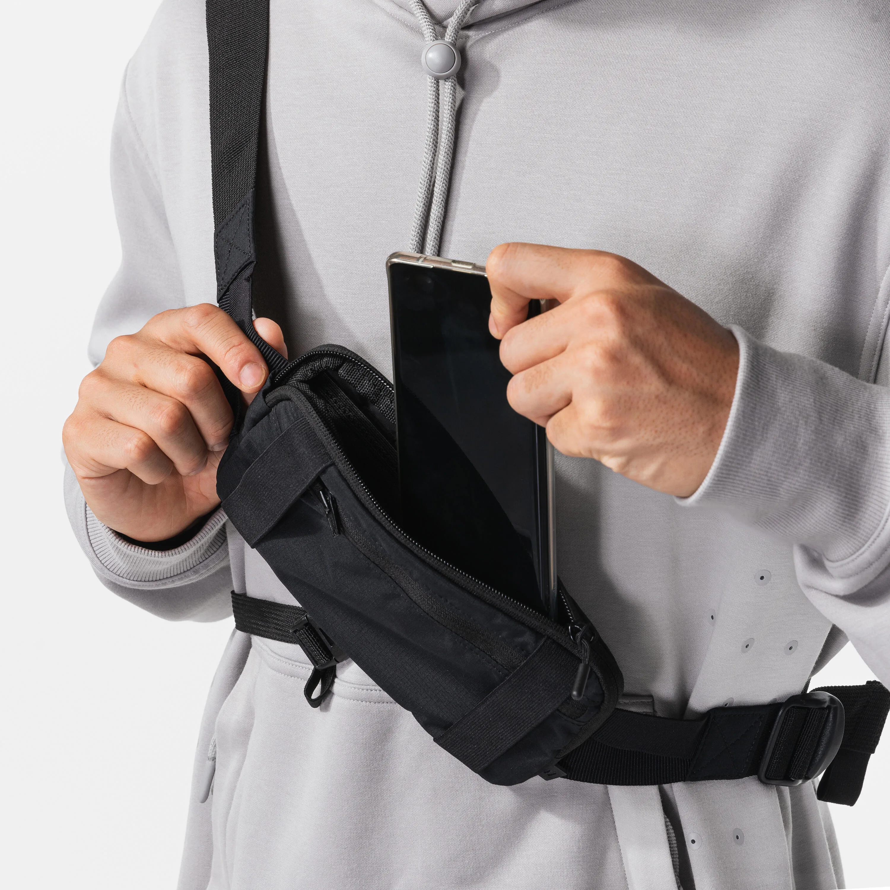 7911-0-5-l-2-position-running-bag-black-1.jpg