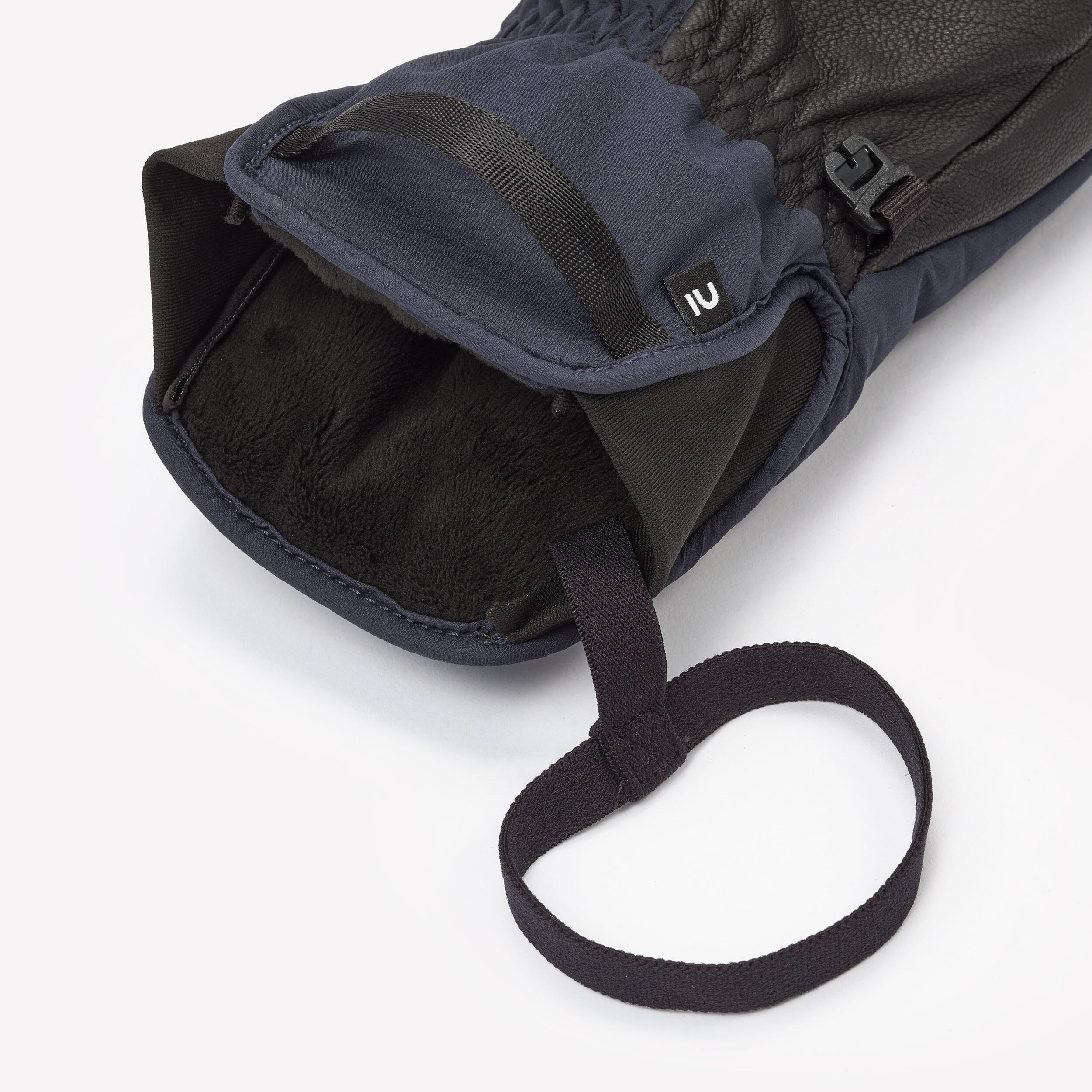 7928-warm-and-waterproof-ski-mittens-500-1.jpg