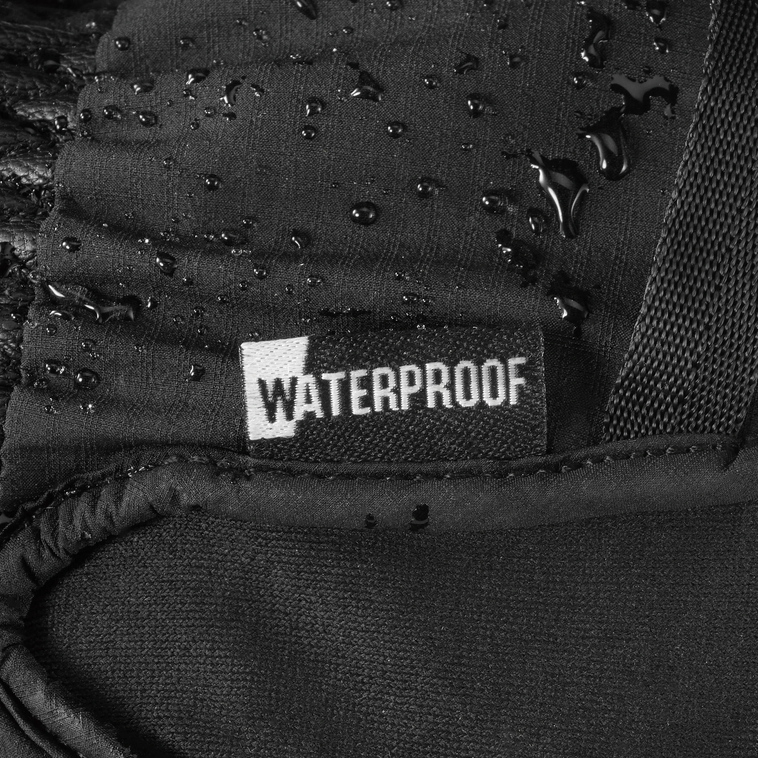 7940-warm-and-waterproof-ski-mittens-500-1.jpg