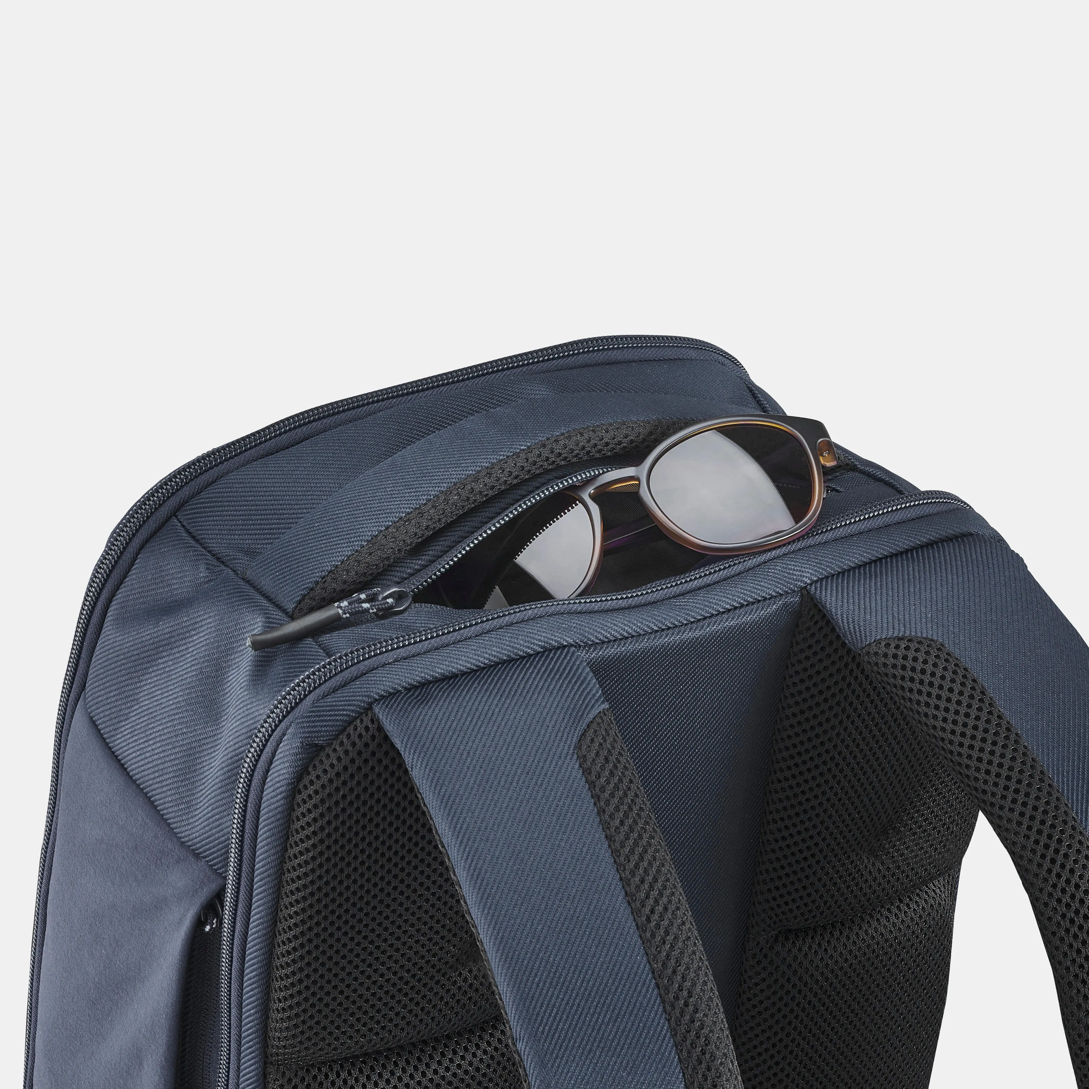 8056-hiking-backpack-23-l-nh-500-1.webp