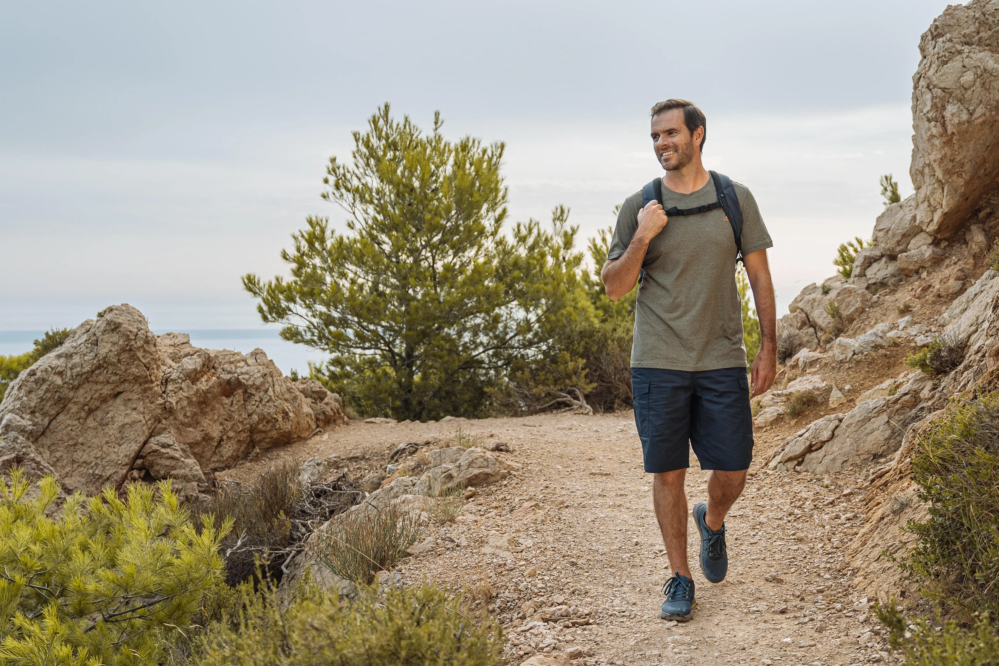 8056-hiking-backpack-23-l-nh-500-1.webp