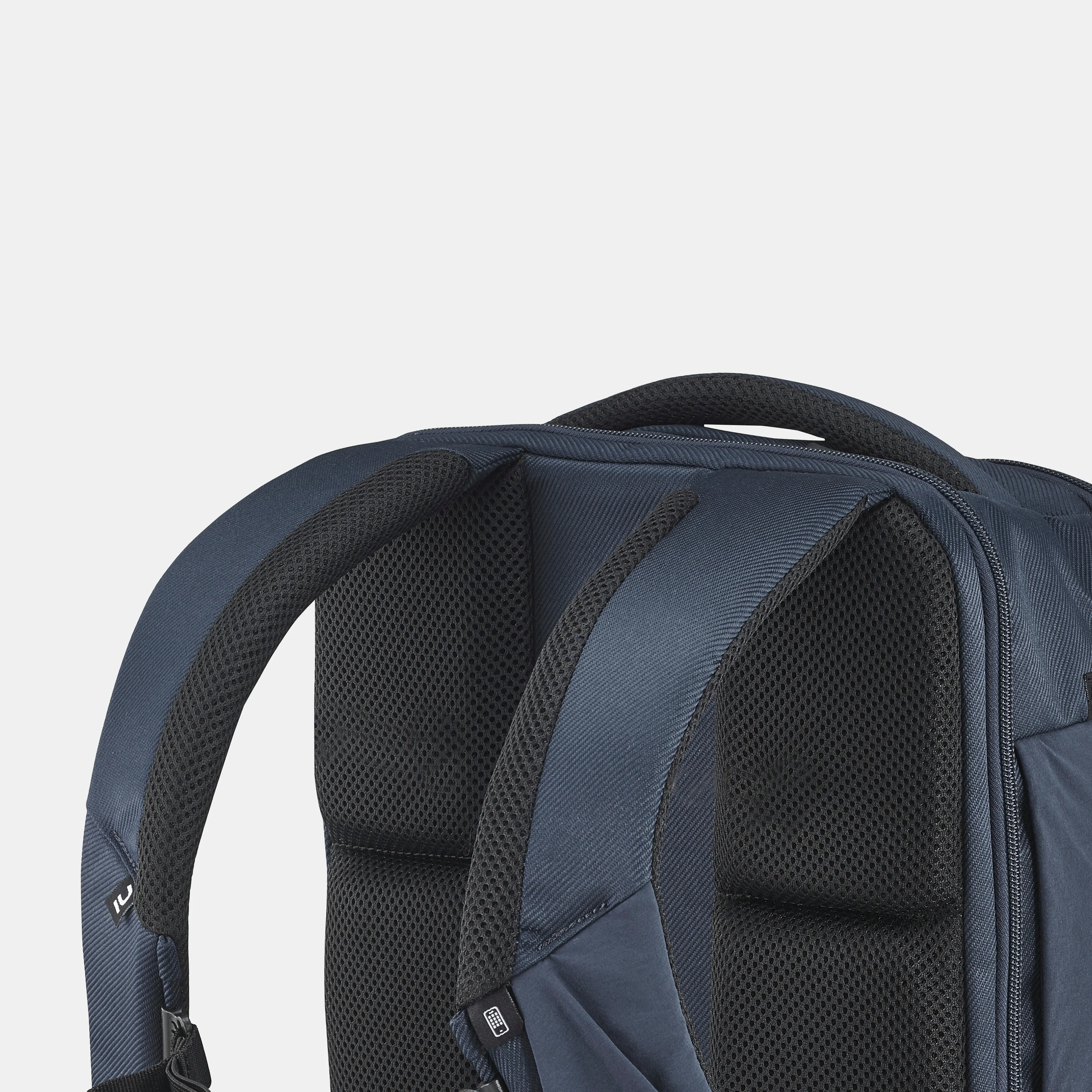 8056-hiking-backpack-23-l-nh-500-1.webp