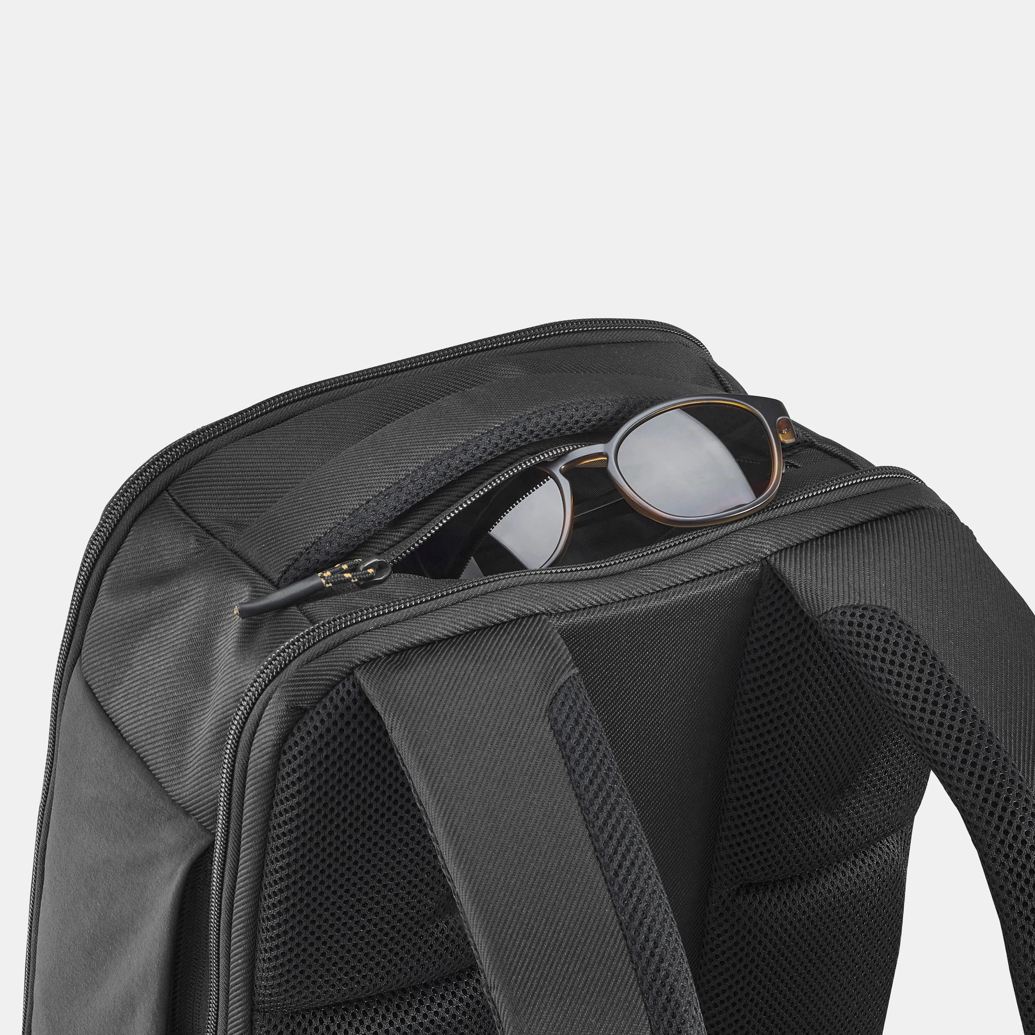 8057-hiking-backpack-23-l-nh-500-1.webp