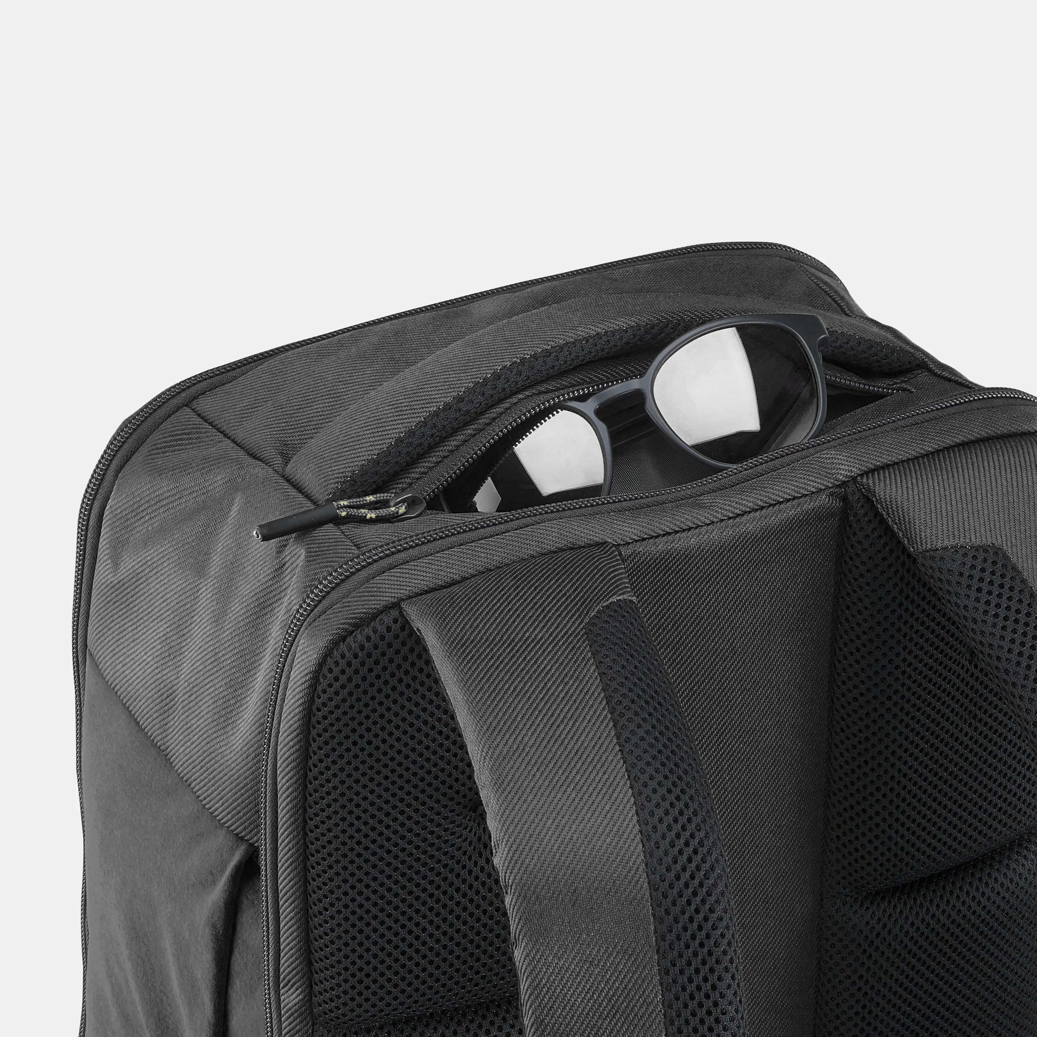8058-hiking-backpack-32-l-nh-escape-500-black-1.webp