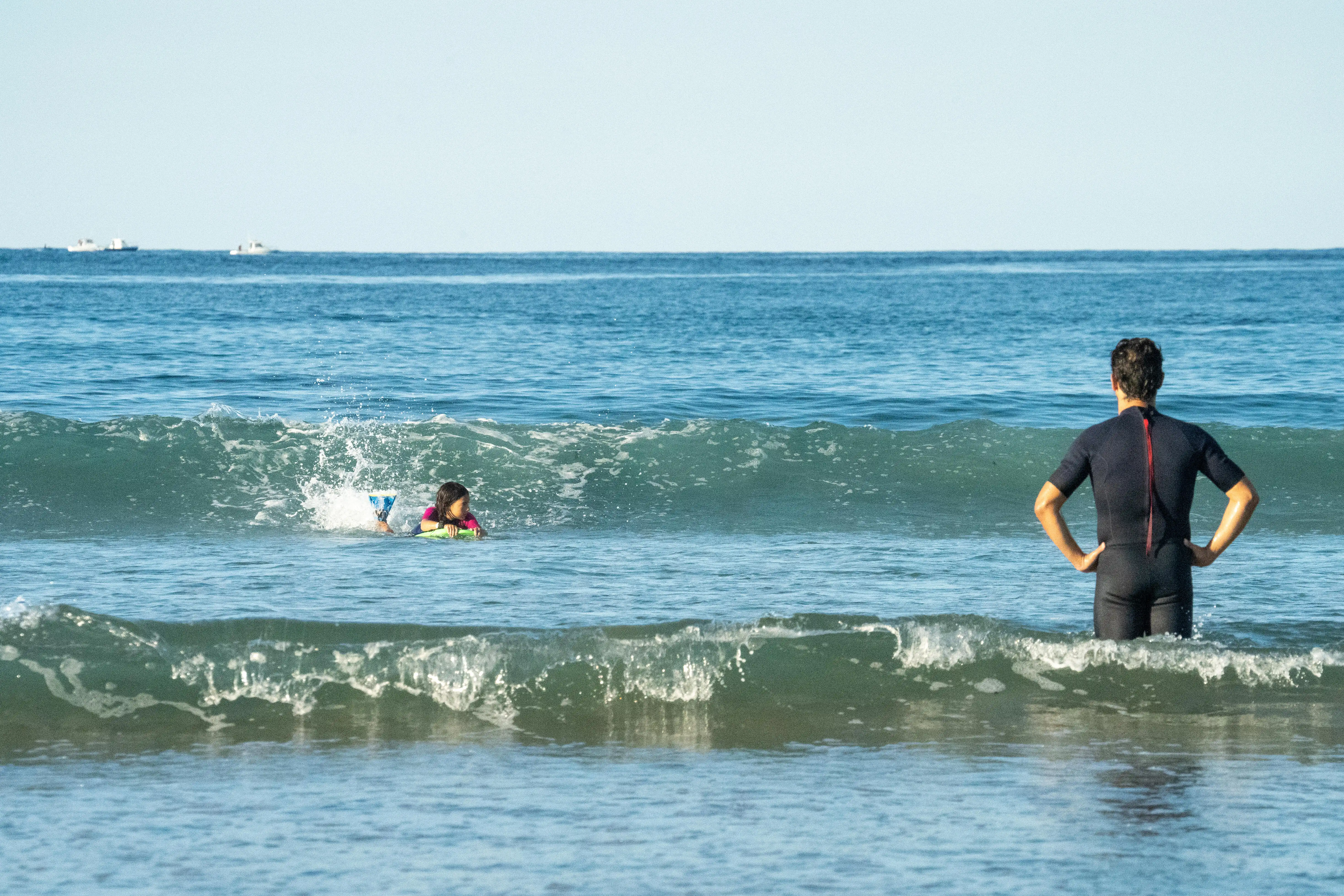 8223-35-quot-entry-level-100-technical-bodyboard-with-leash-for-6-12-year-olds-kids-1.jpg