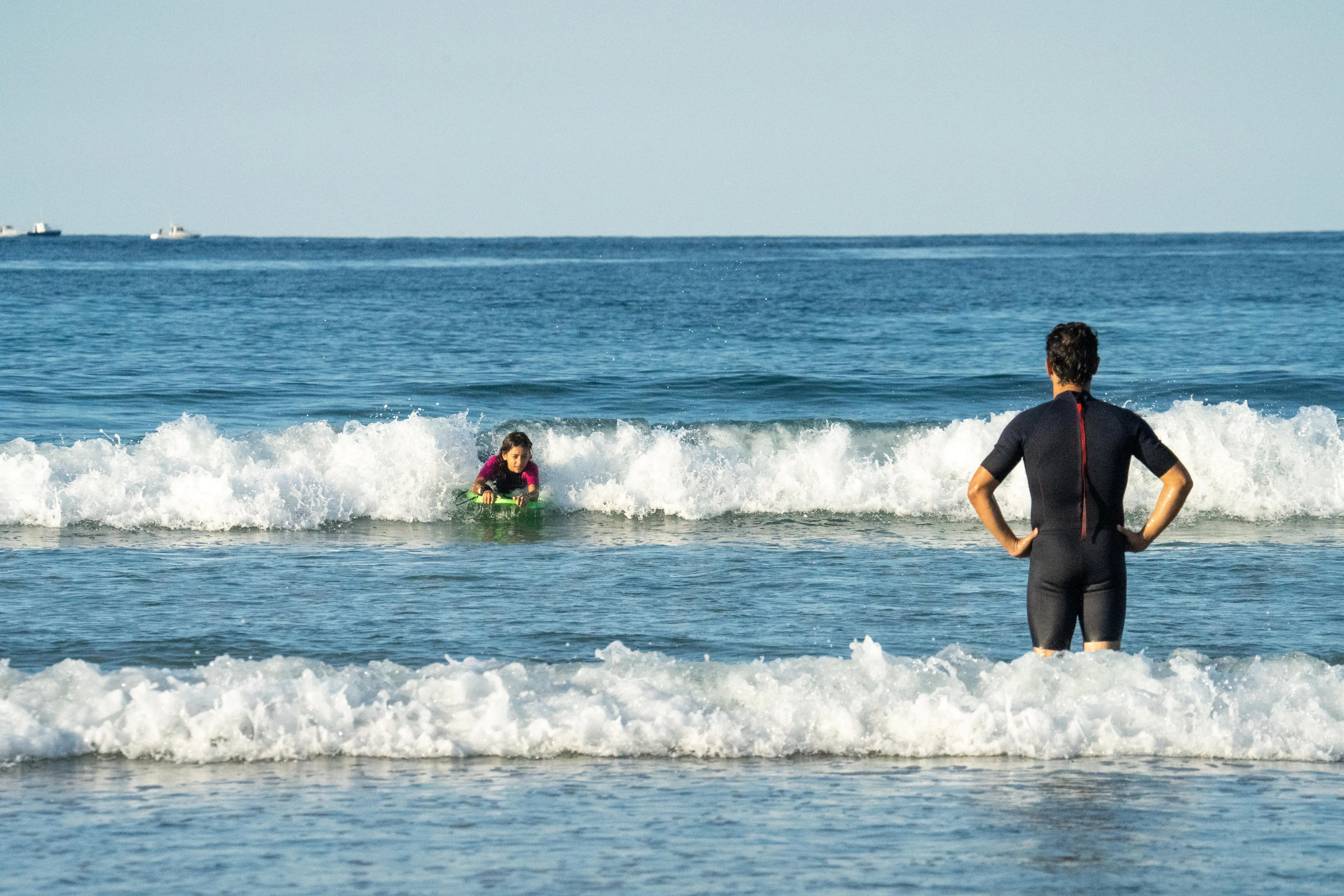 8223-35-quot-entry-level-100-technical-bodyboard-with-leash-for-6-12-year-olds-kids-1.jpg