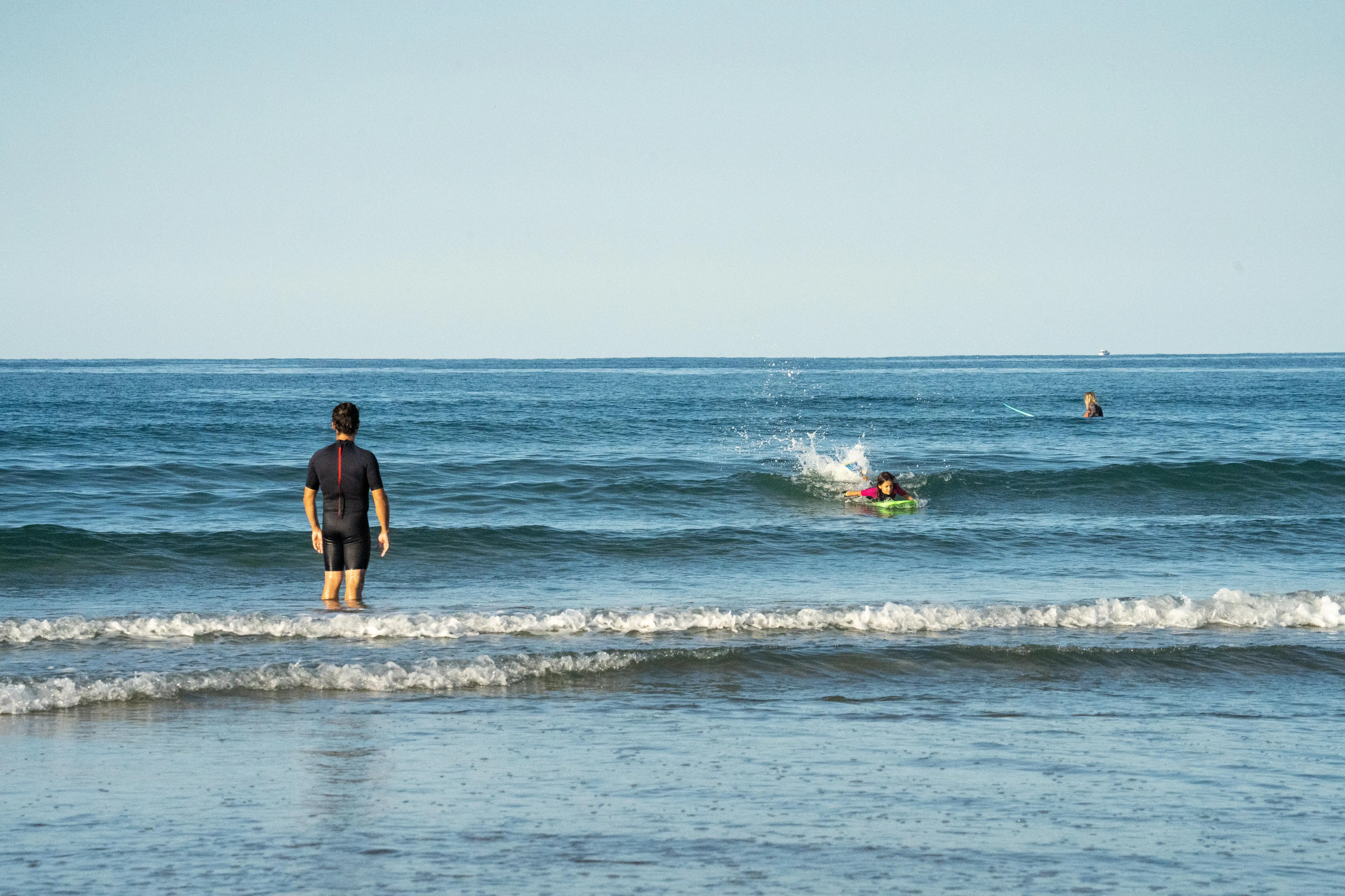 8223-35-quot-entry-level-100-technical-bodyboard-with-leash-for-6-12-year-olds-kids-1.jpg