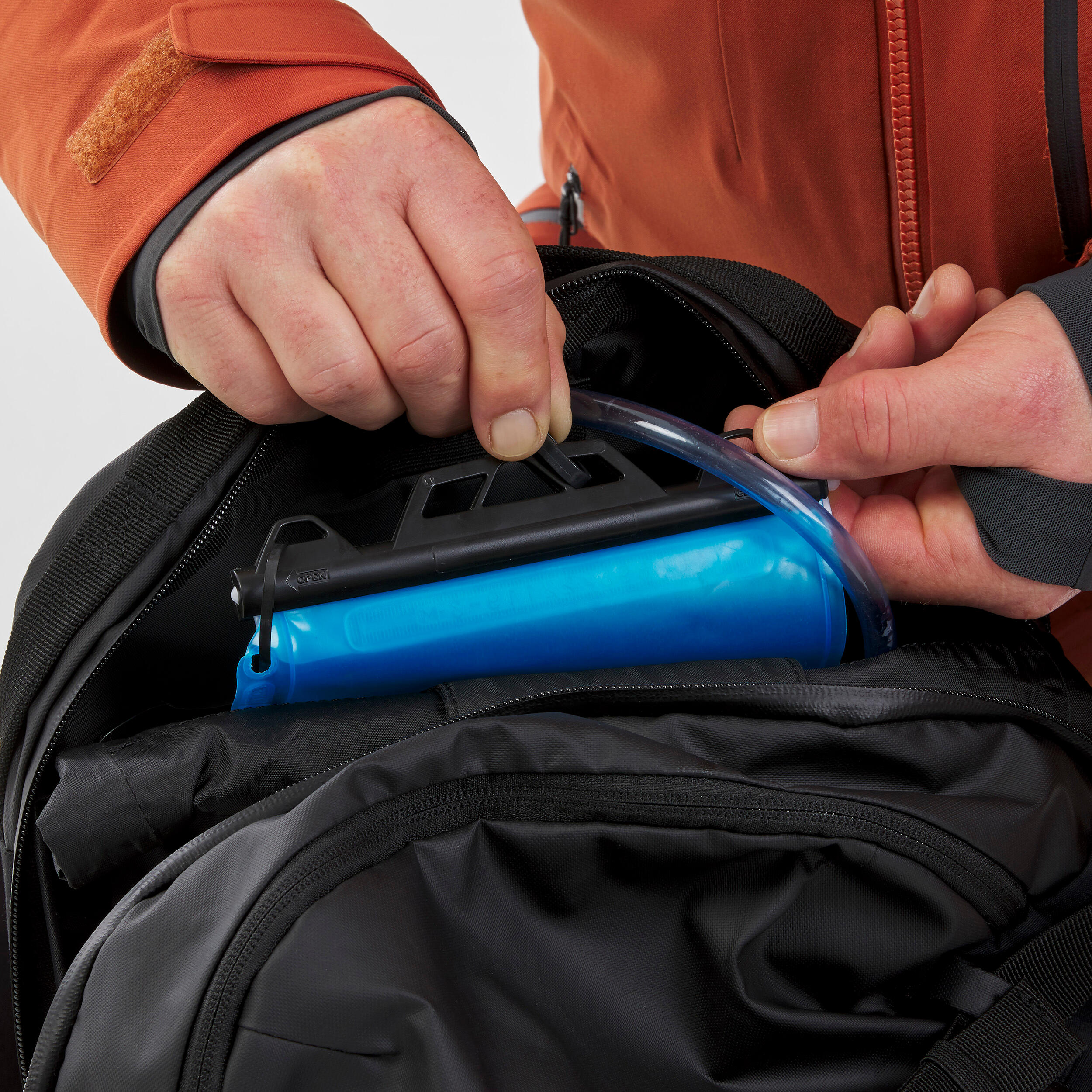8240-freeride-and-mountain-bike-backpack-23-l-fr-am-100-1.jpg