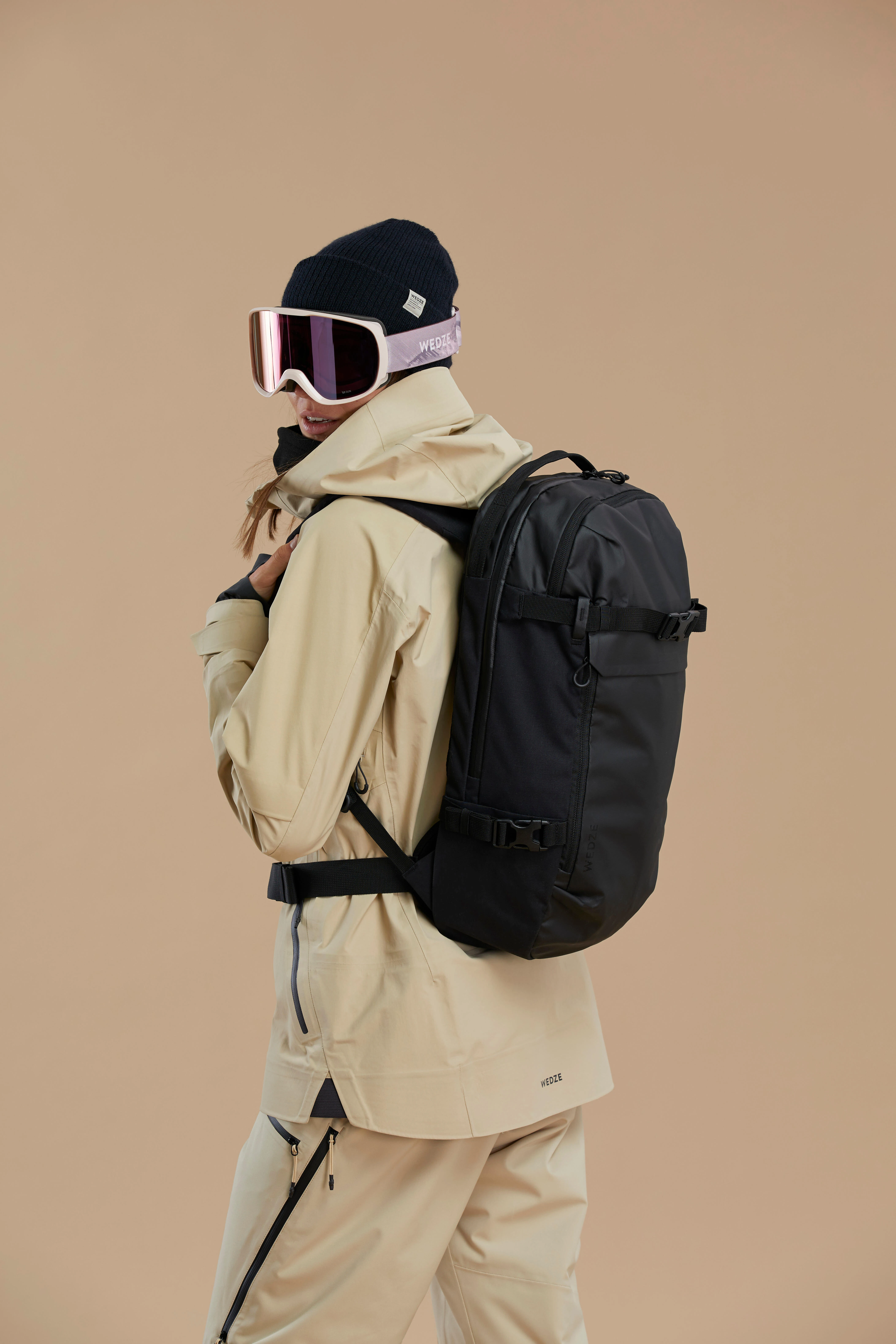 8240-freeride-and-mountain-bike-backpack-23-l-fr-am-100-1.jpg