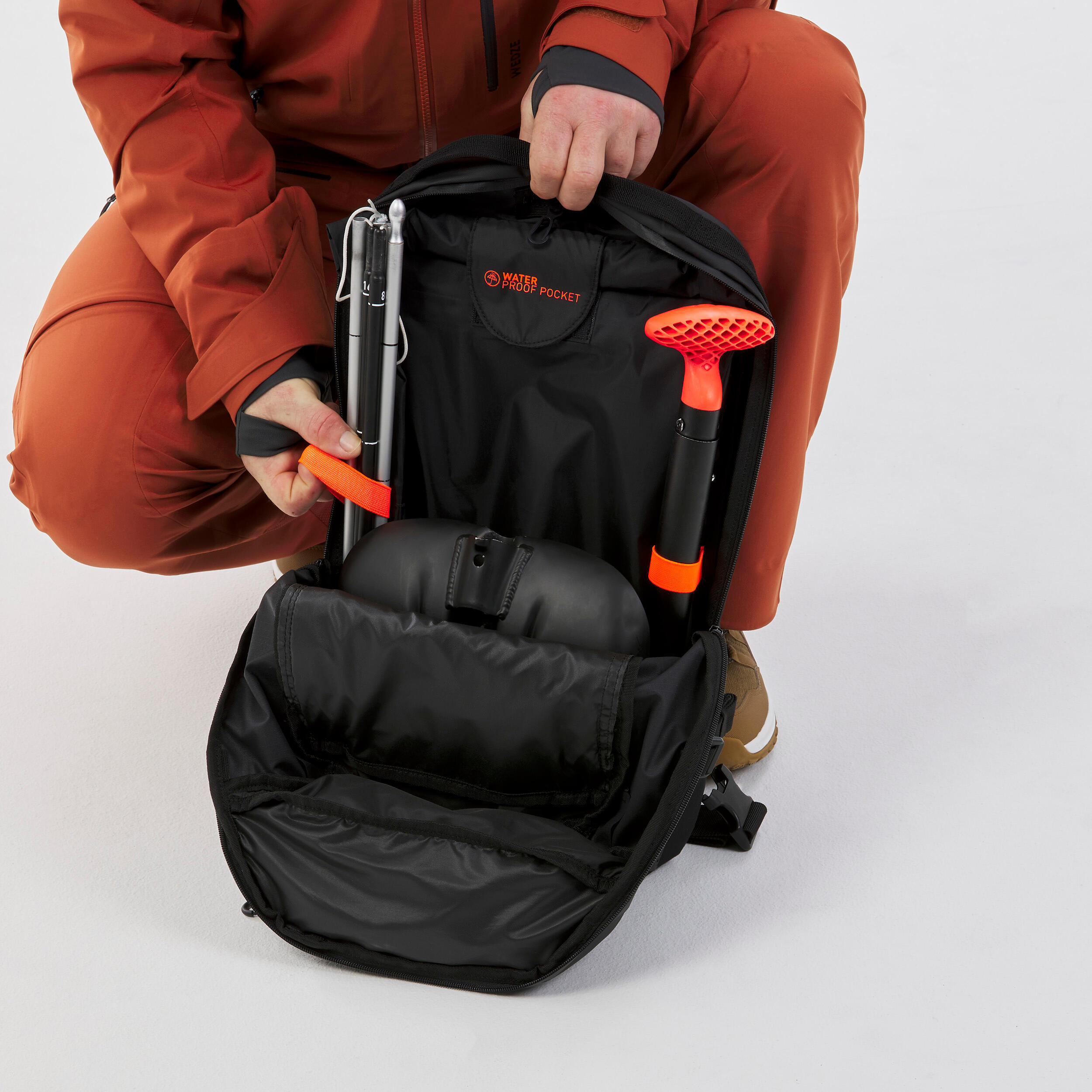 8240-freeride-and-mountain-bike-backpack-23-l-fr-am-100-1.jpg