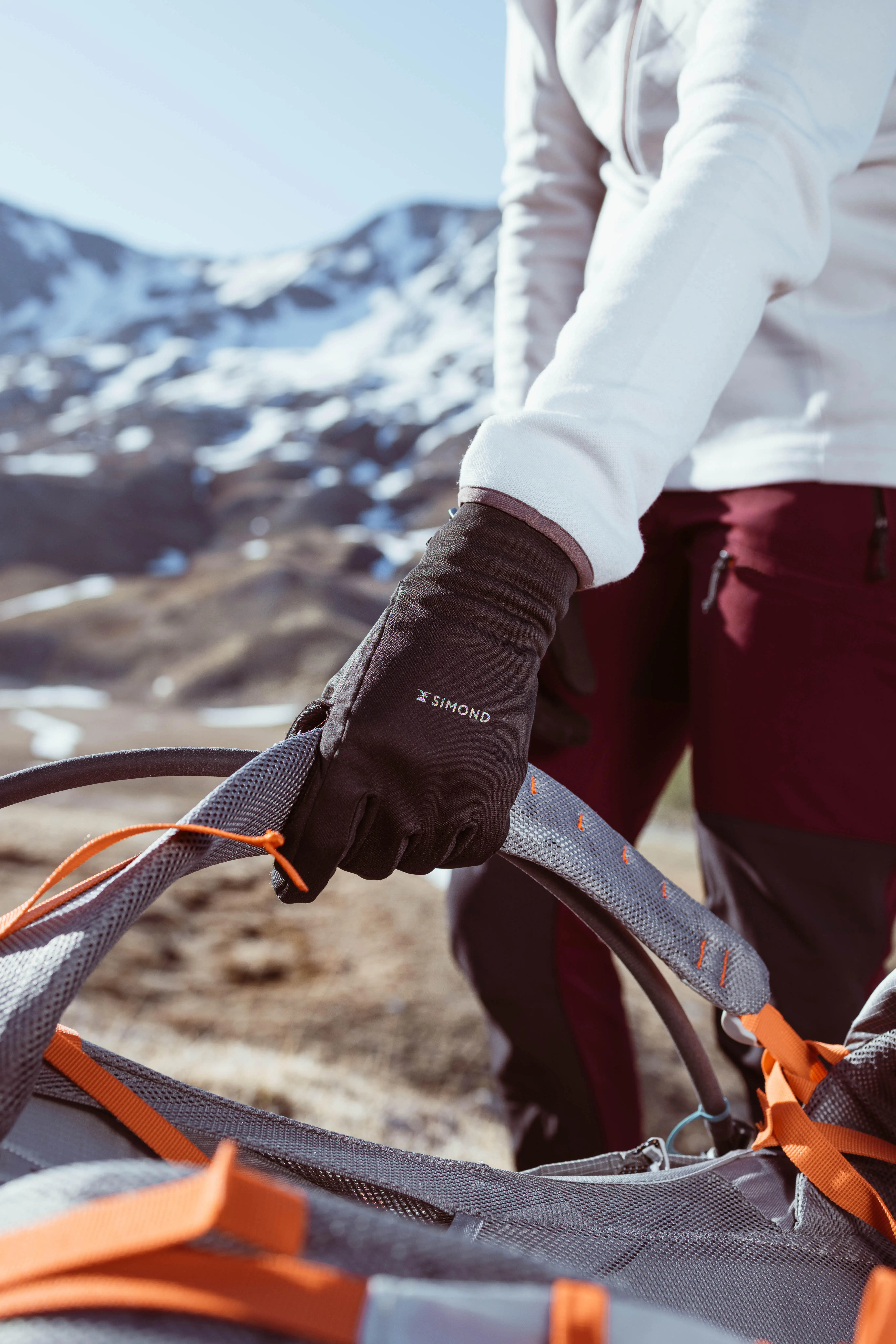 8274-mid-season-hiking-gloves-mt-500-1.jpg