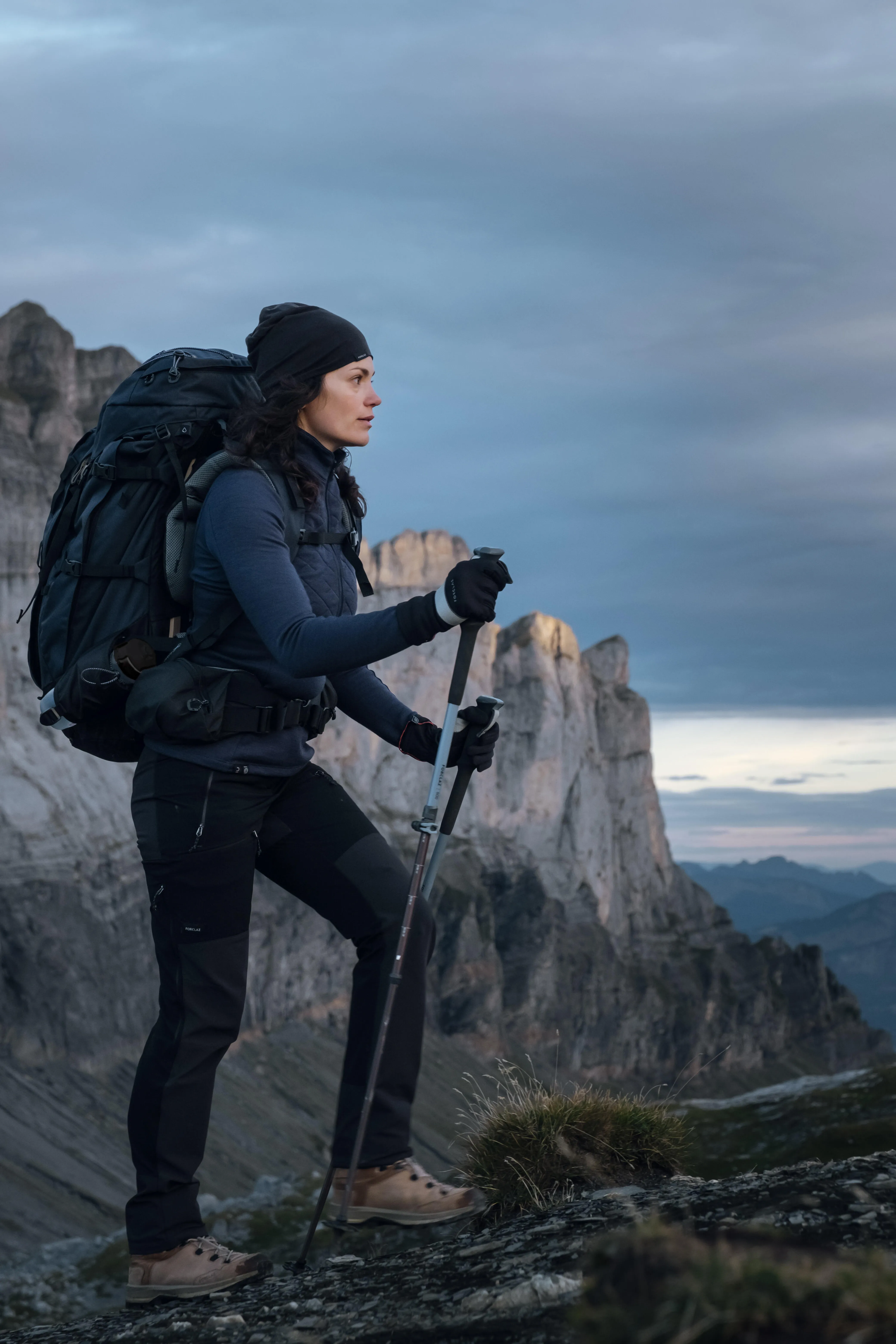 10799-women-s-50-10-l-hiking-backpack-mt-900-1.jpg