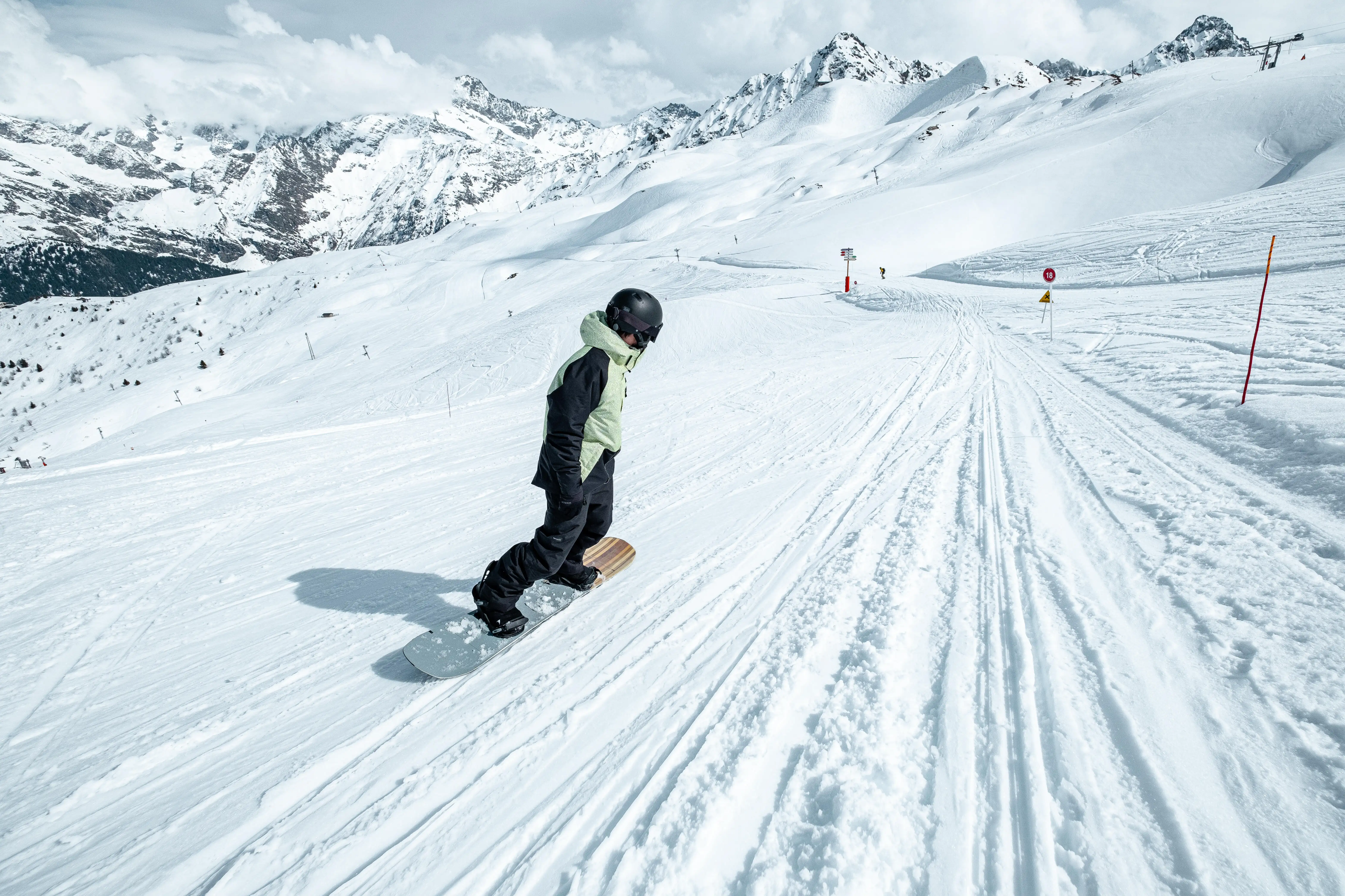 8307-men-x27-s-all-mountain-and-freestyle-snowboard-snb-100-1.jpg