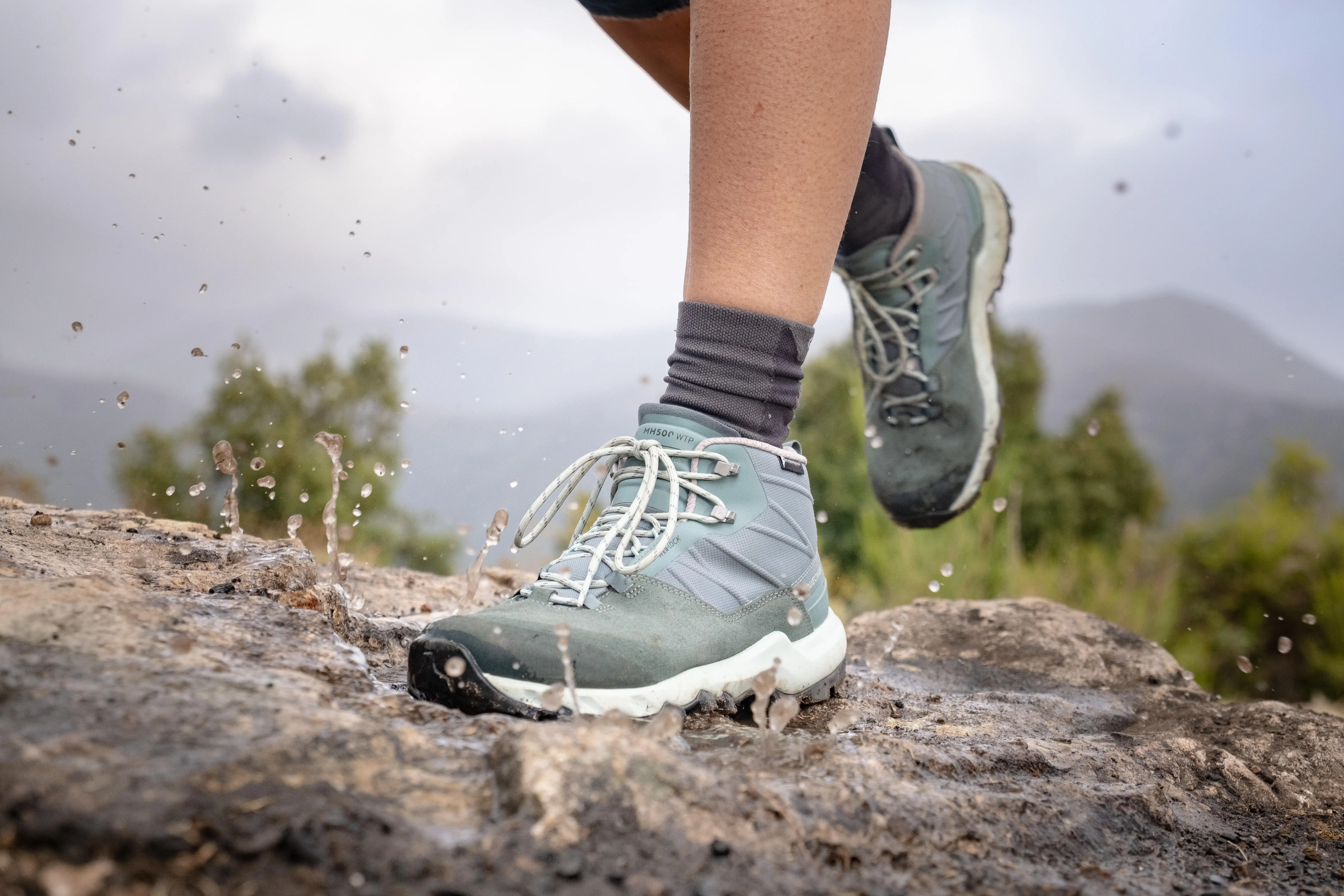8561-women-s-waterproof-hiking-shoes-mh-500-mid-1.jpg