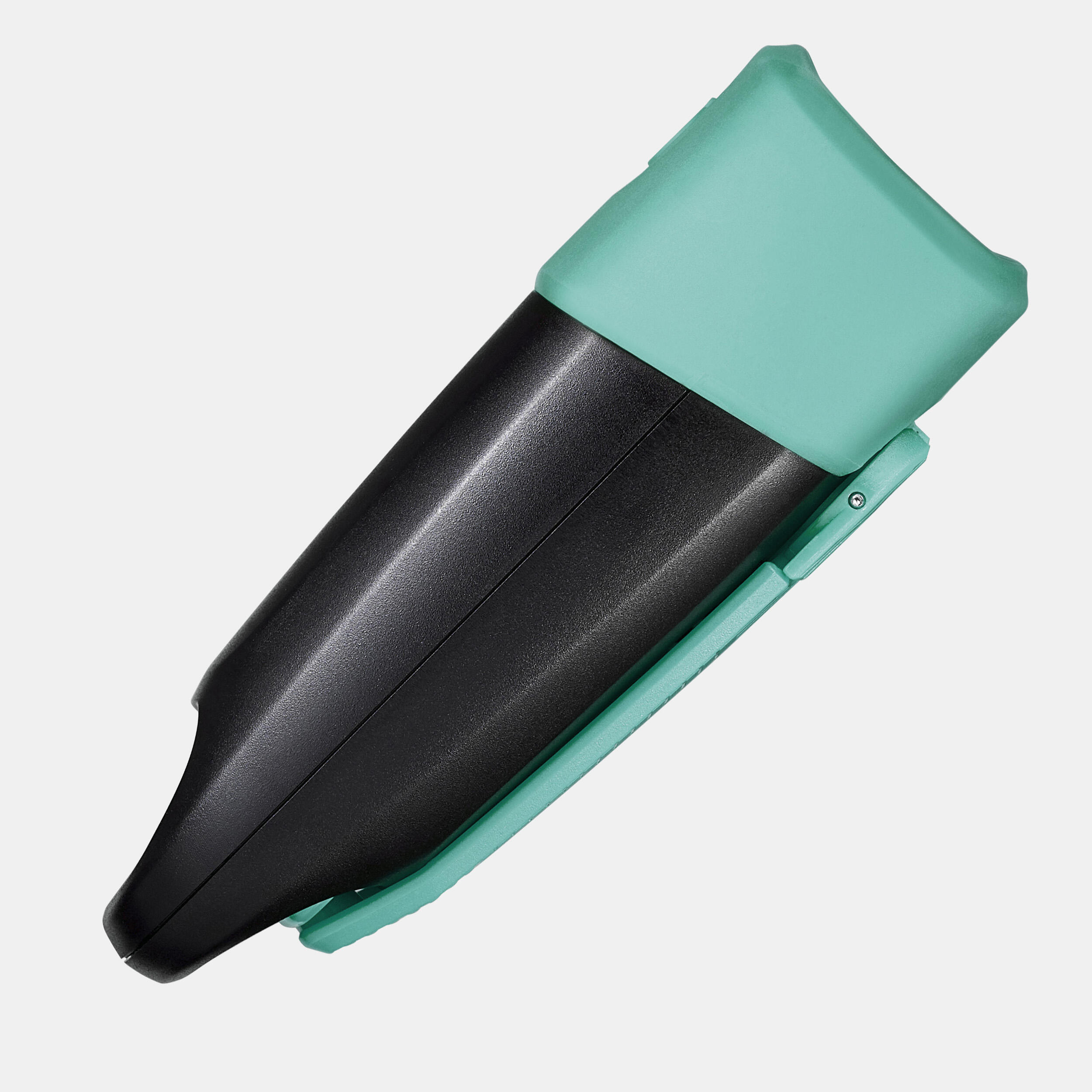 8601-dynamo-100-v2-flashlight-15-lm-1.jpg