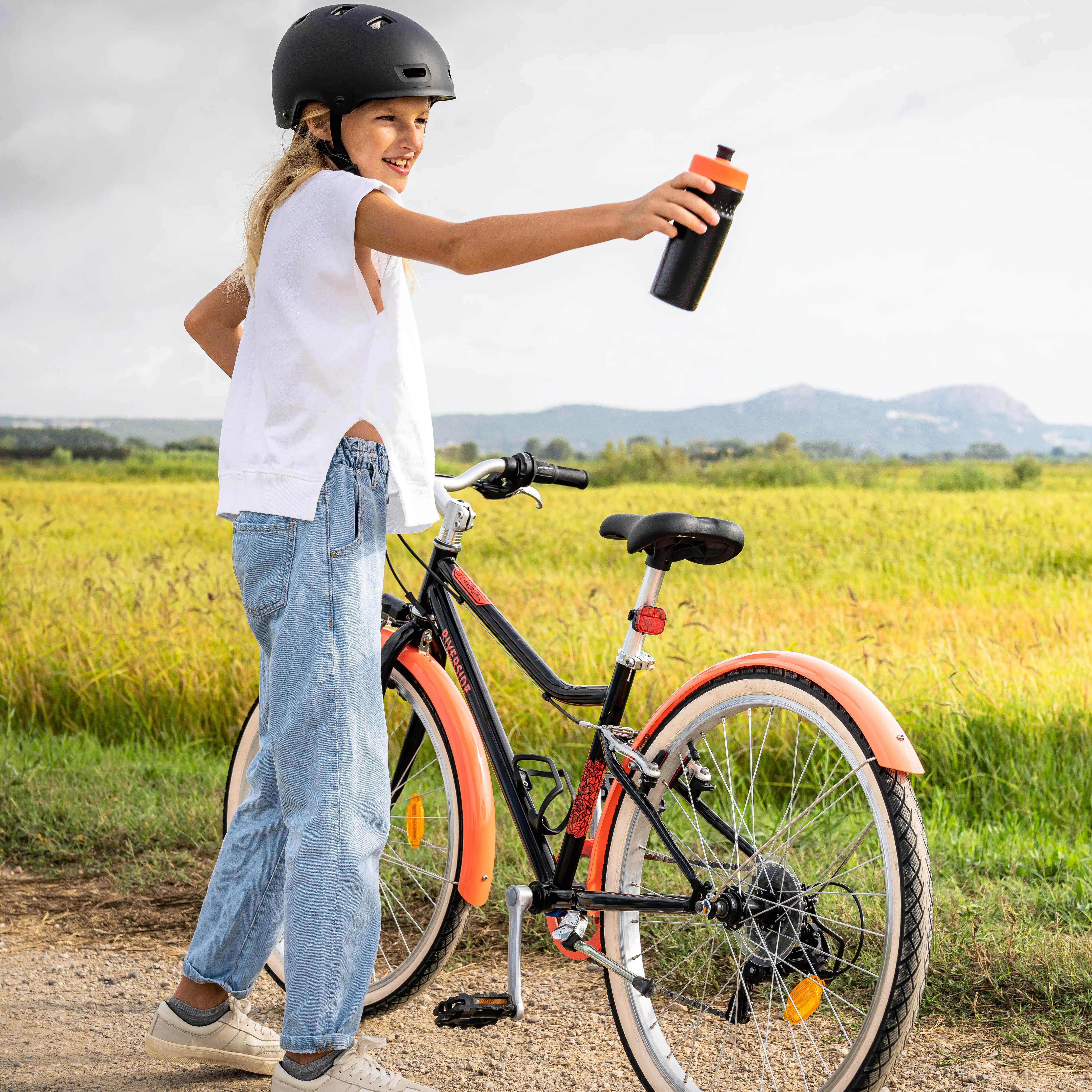 8692-kids-x27-380-ml-water-bottle-500-black-coral-1.jpg