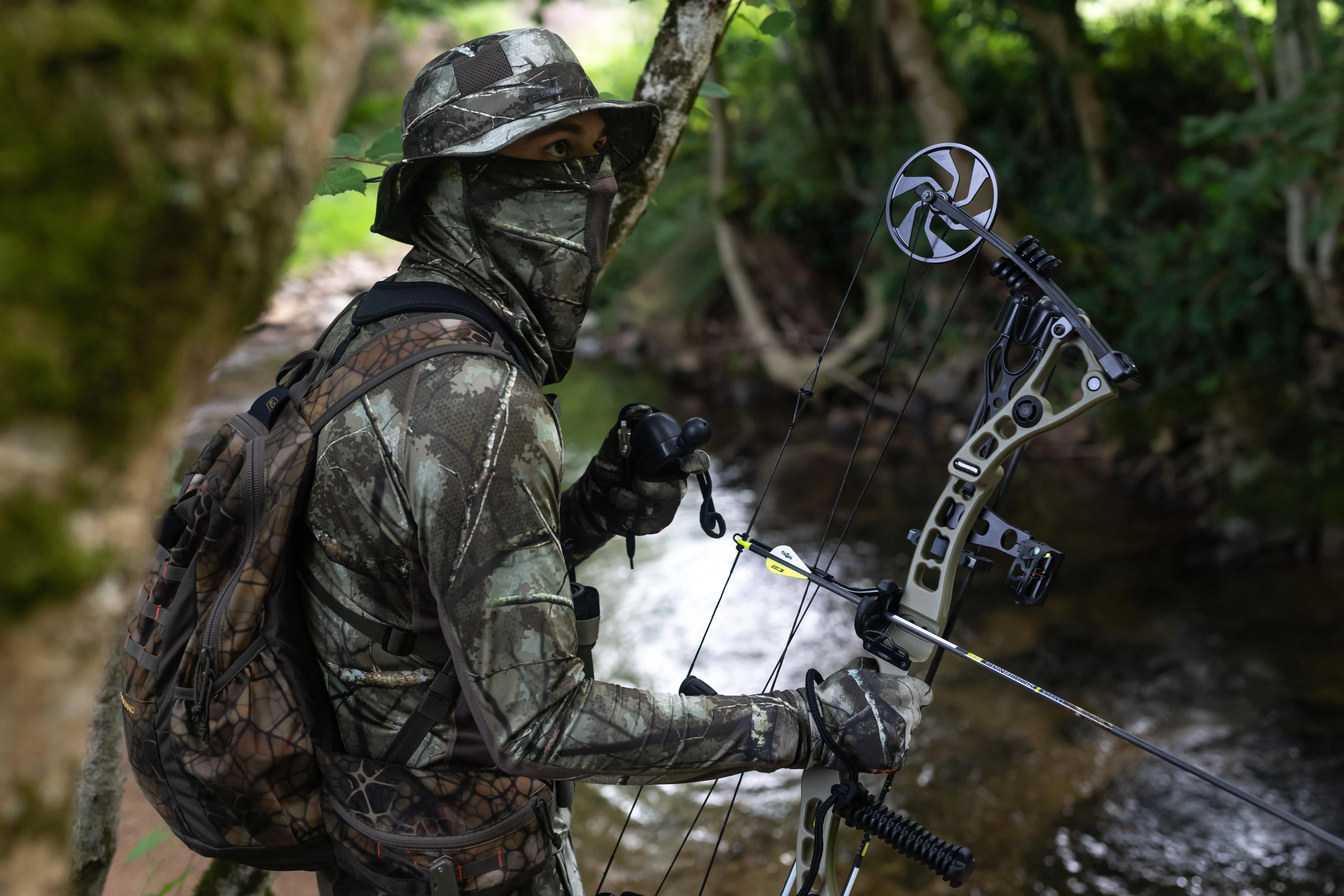 8855-thin-stretch-hunting-gloves-100-camouflage–1.jpg