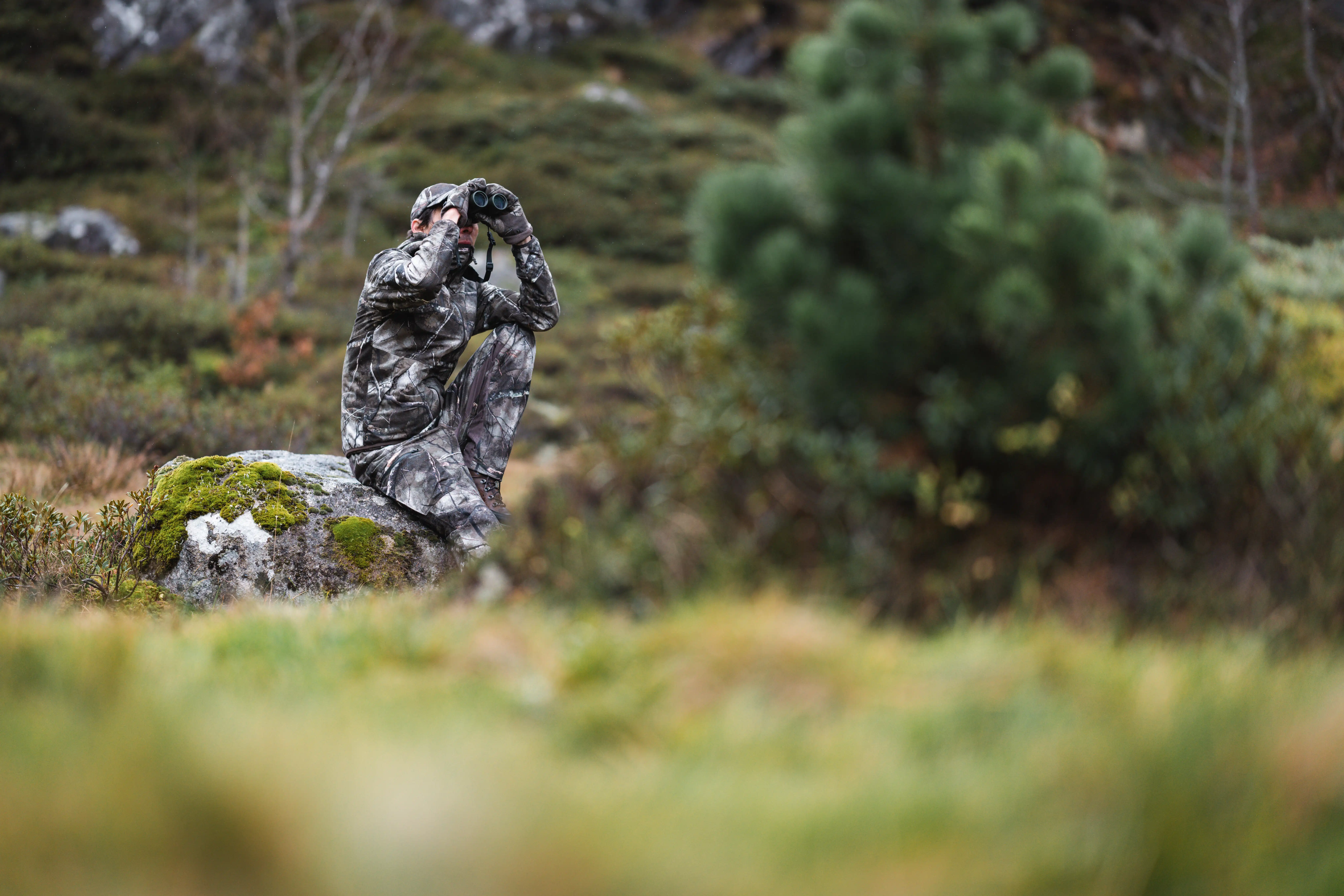 8866-waterproof-silent-hunting-jacket-treemetic-500-camo-1.jpg