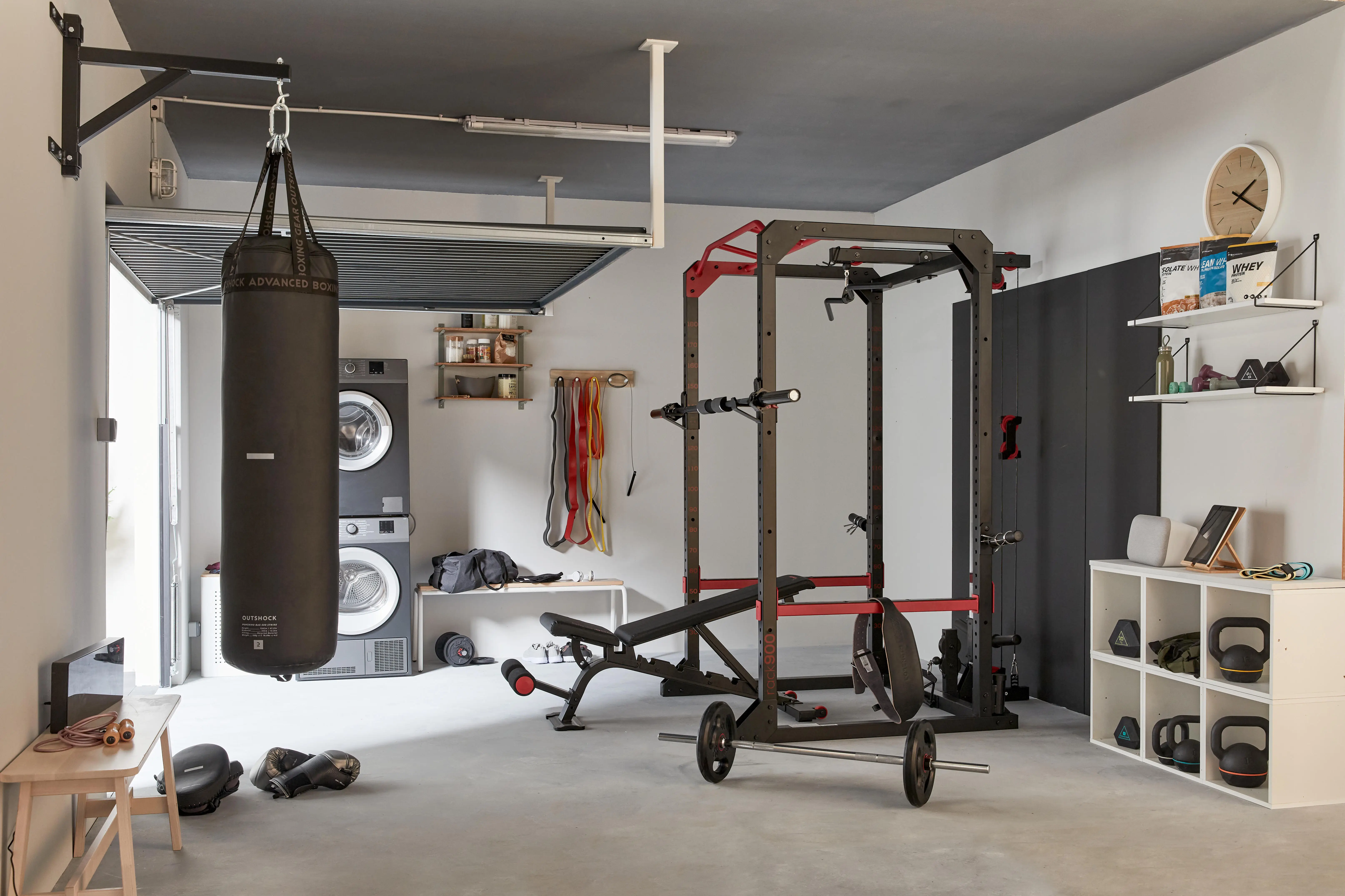 1456-6-kg-cast-iron-kettlebell-with-rubber-base-1.jpg