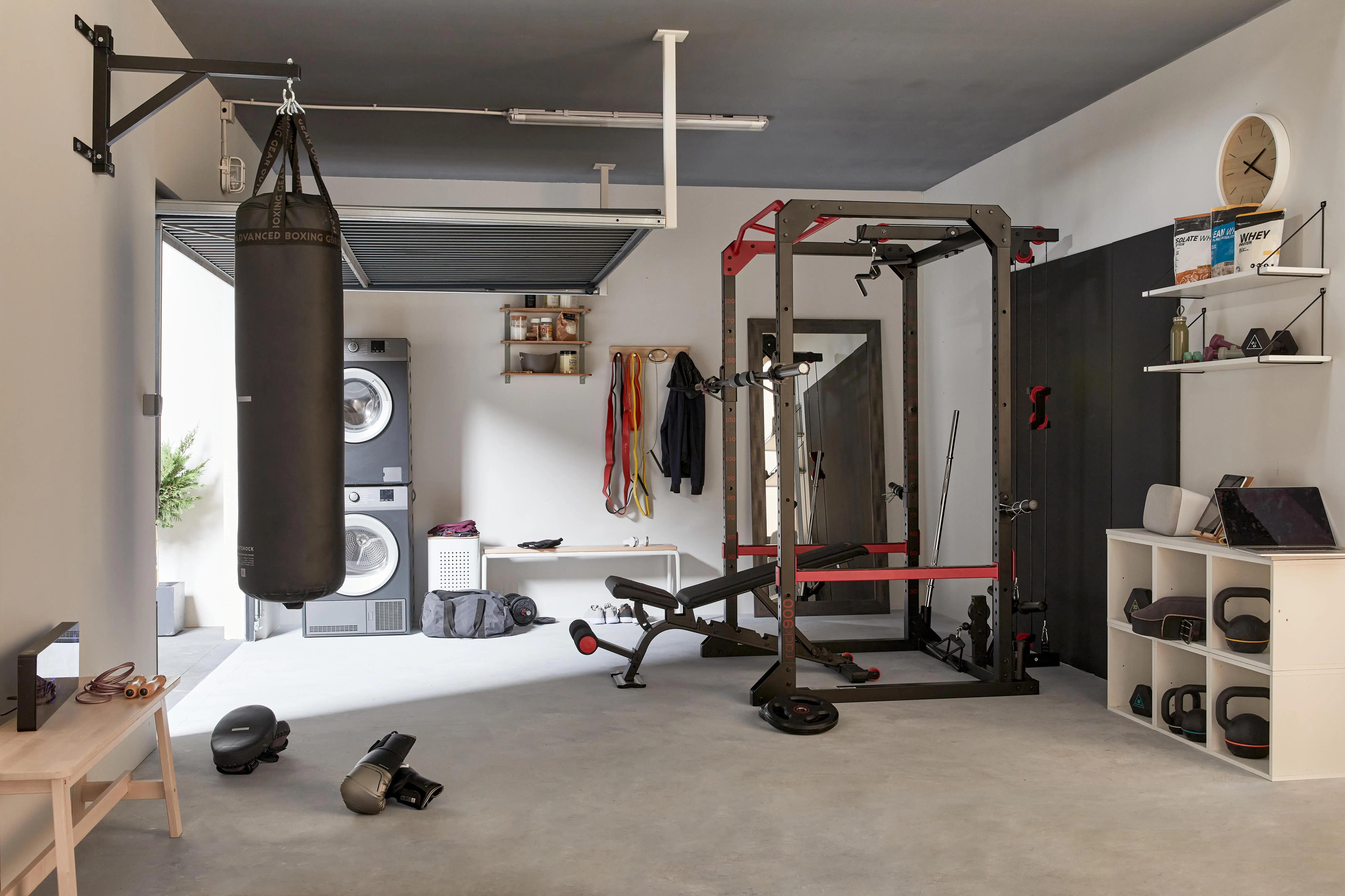 906-16-kg-weight-training-kettlebell-1.jpg