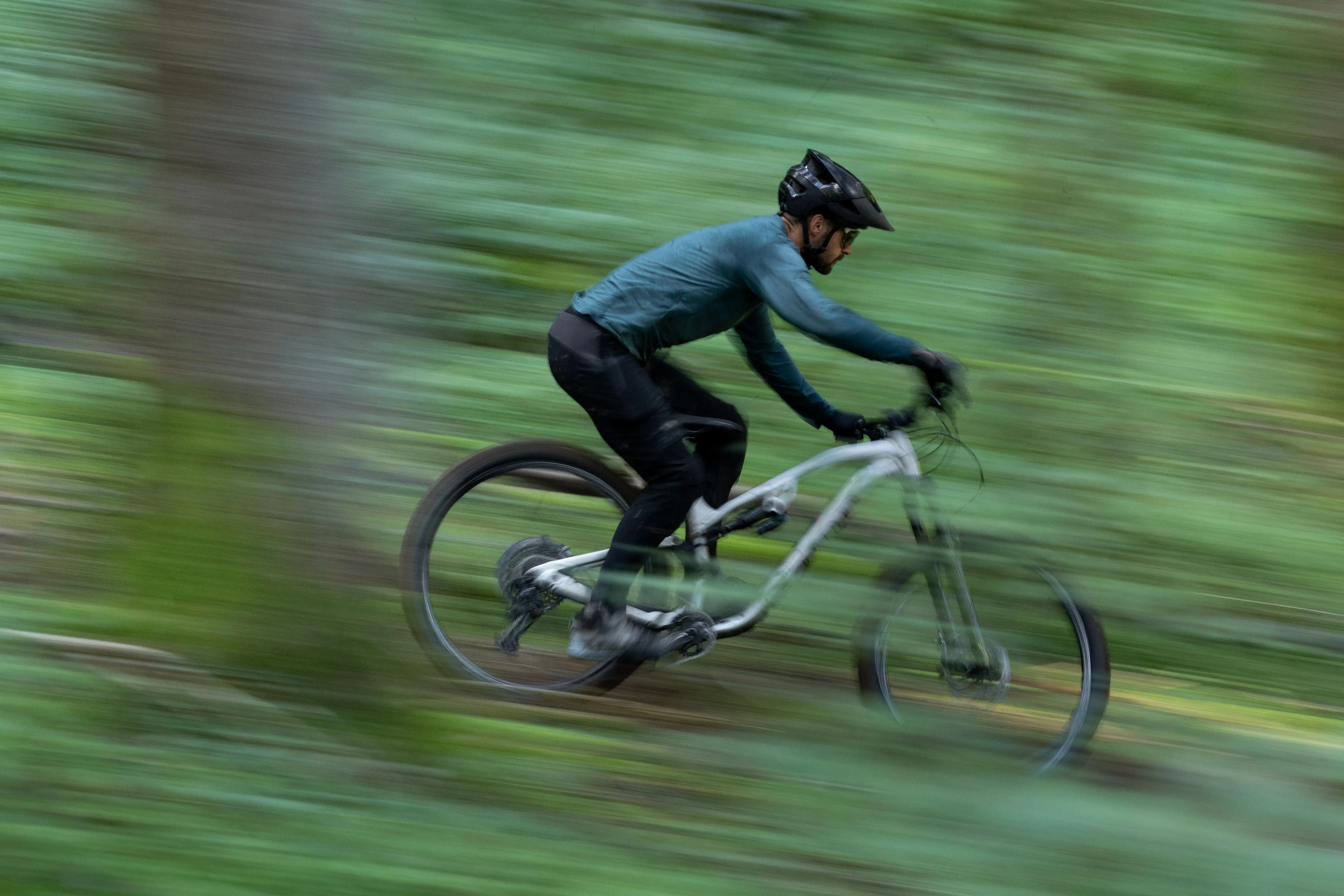 9228-breathable-long-sleeved-mountain-bike-jersey-1.jpg
