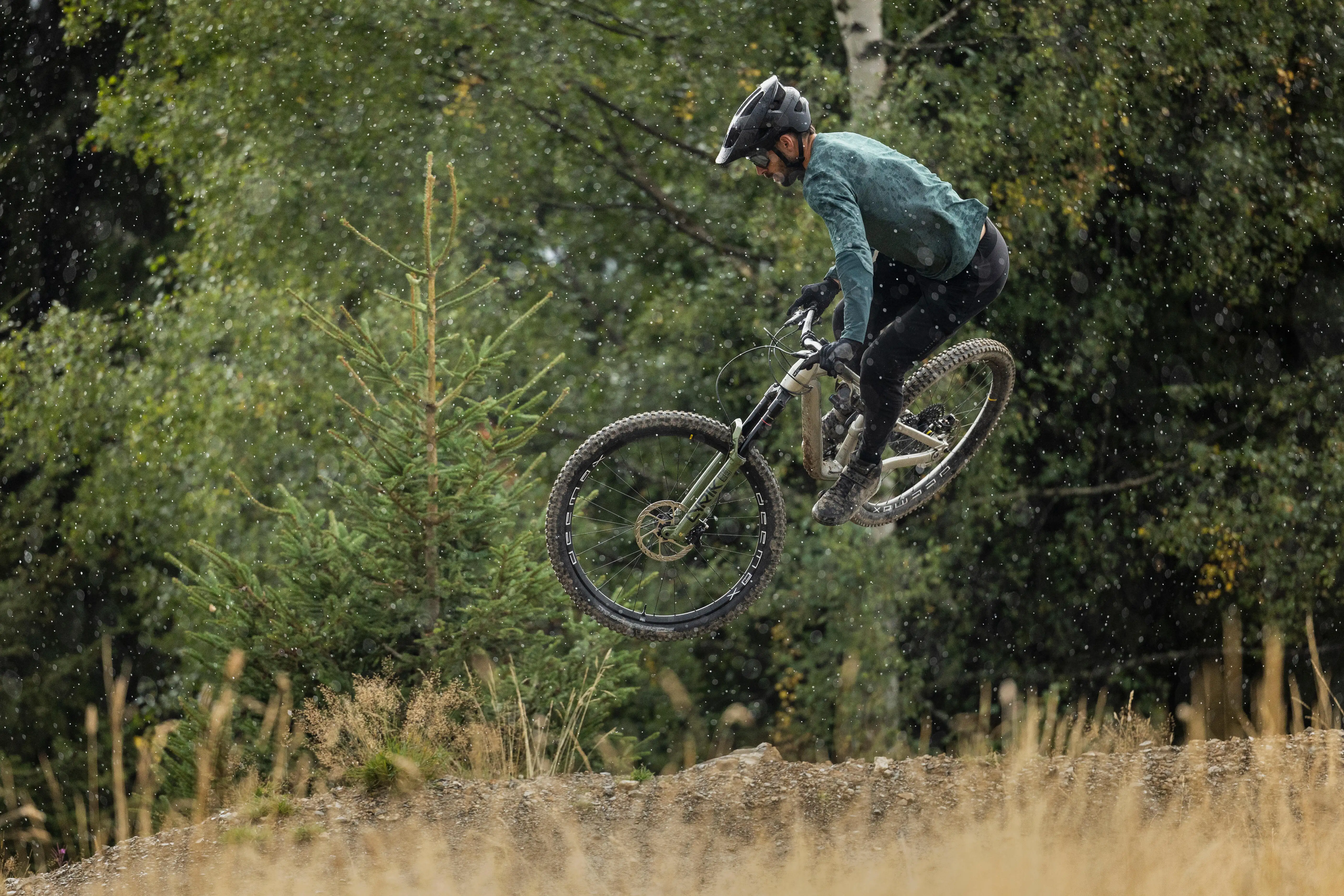 9228-breathable-long-sleeved-mountain-bike-jersey-1.jpg