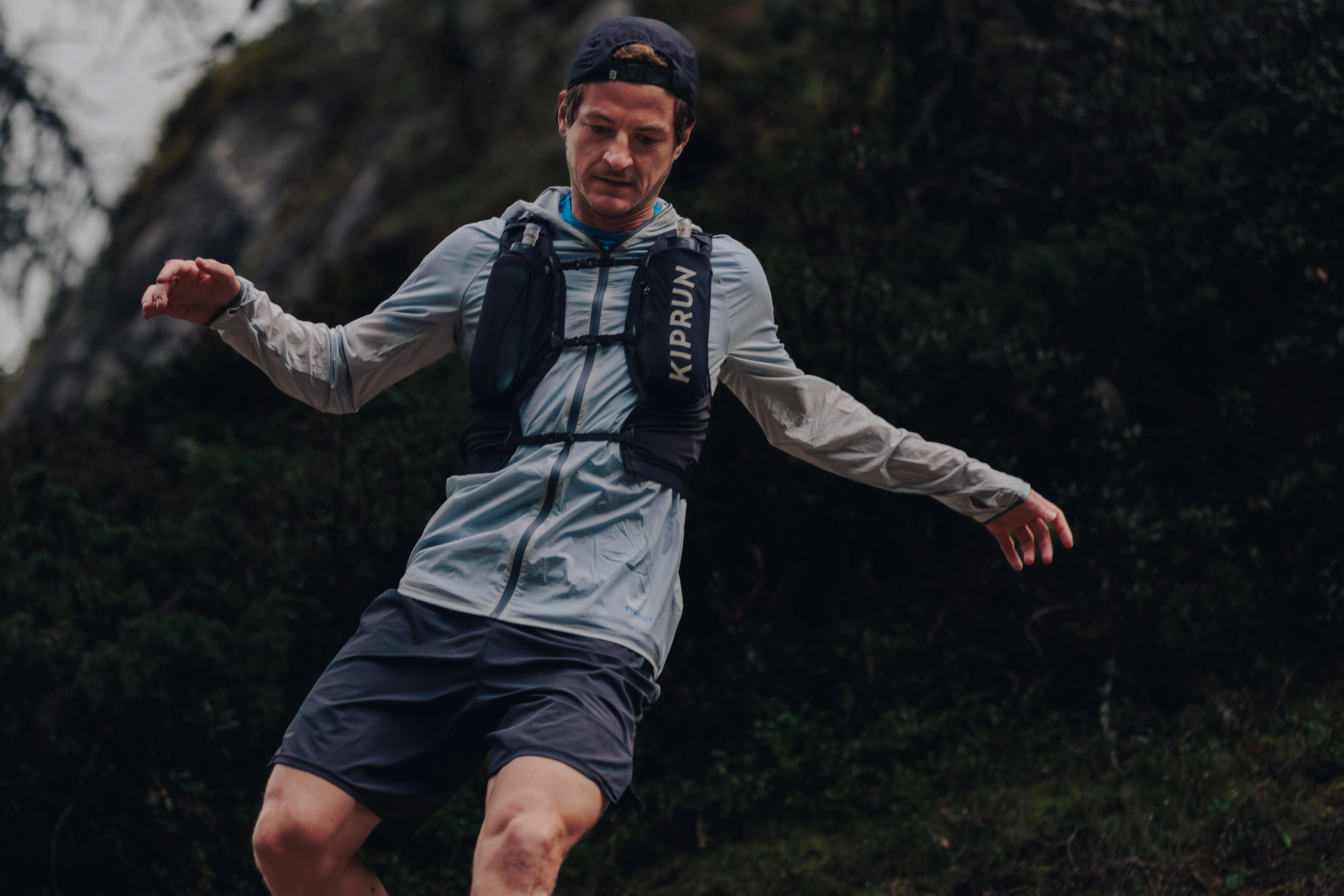 9245-men-x27-s-trail-running-shorts-run-900-1.jpg