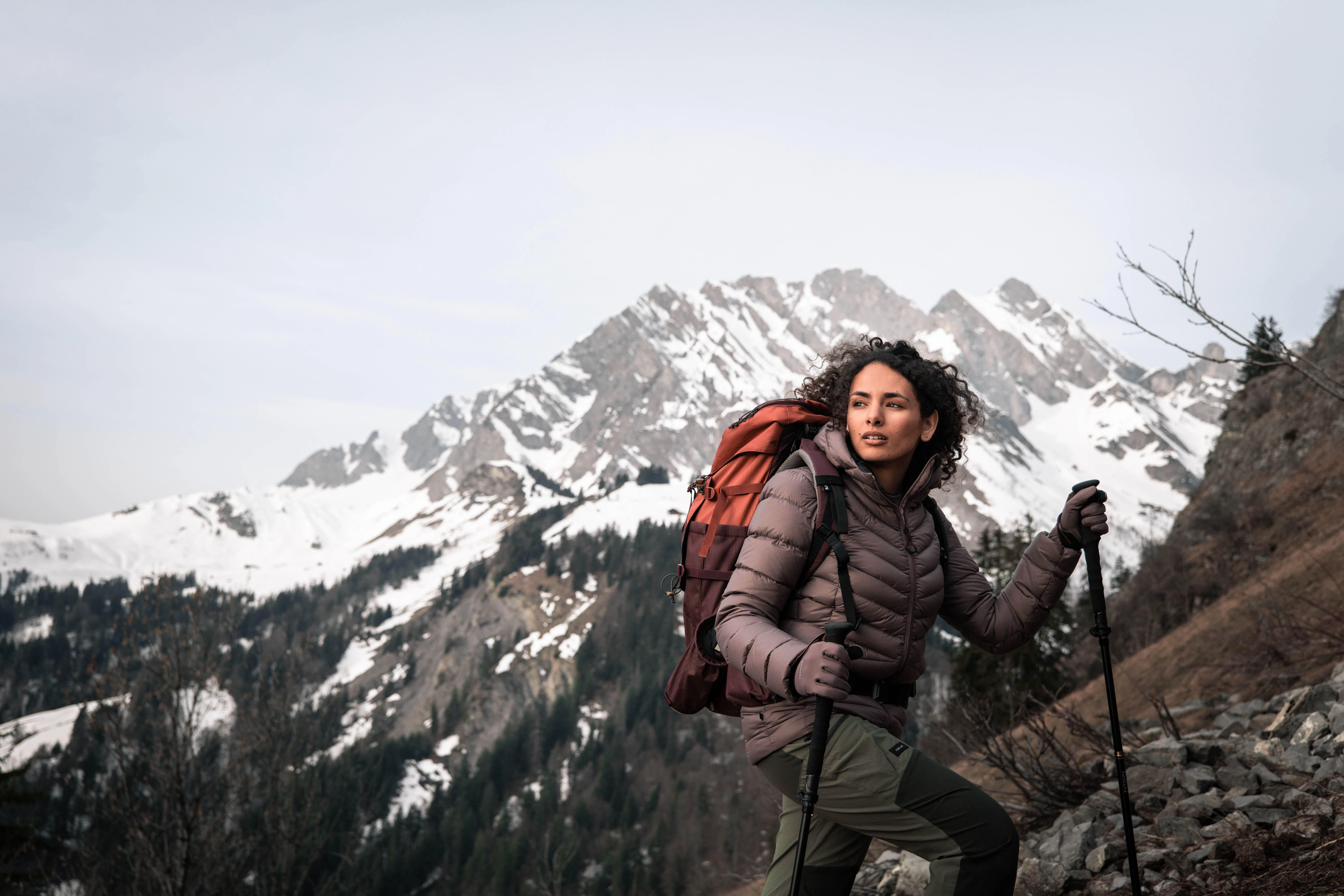 9279-women-s-50-l-hiking-backpack-mt-100-easyfit-1.jpg