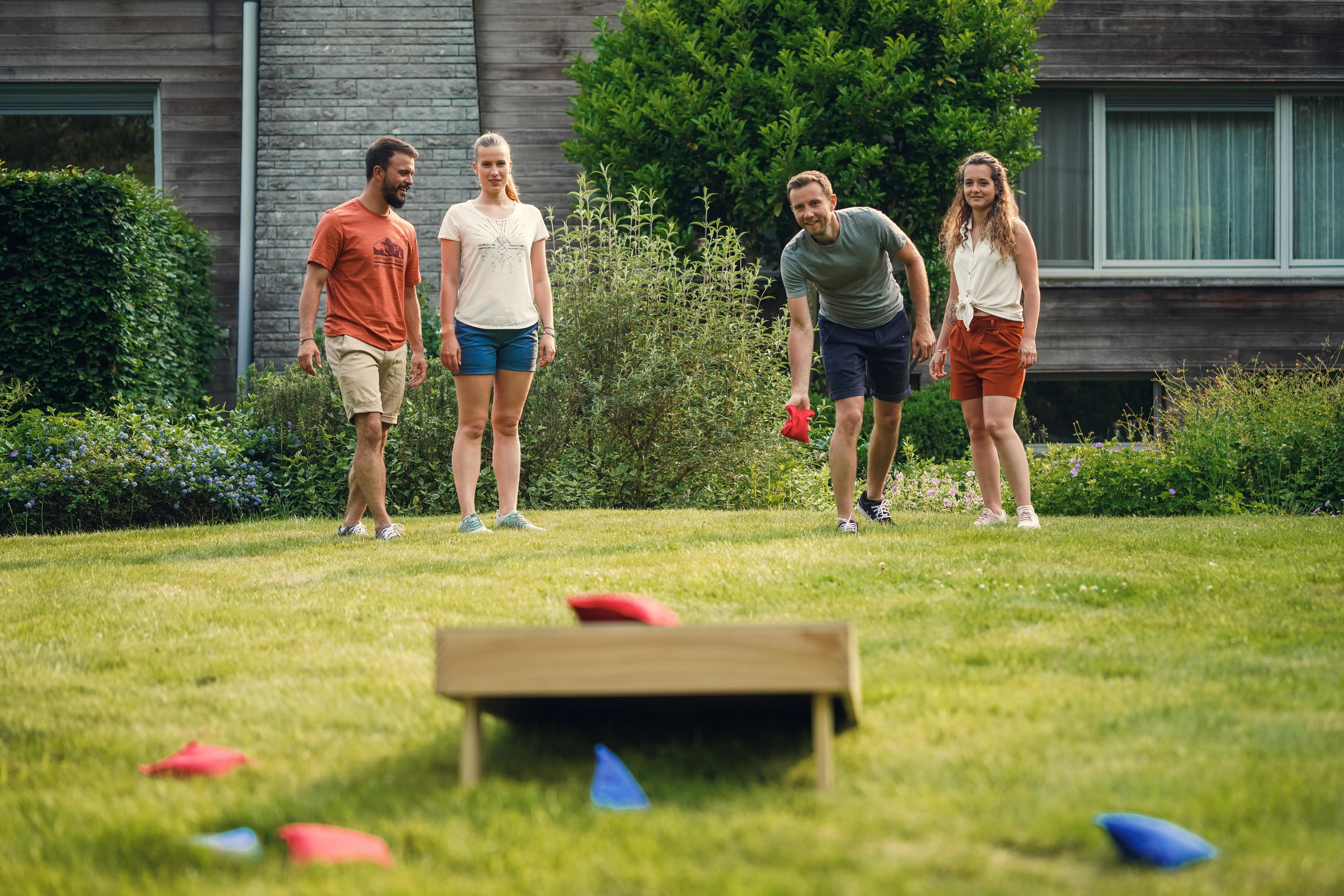 9749-ready-to-play-cornhole-game-1.webp