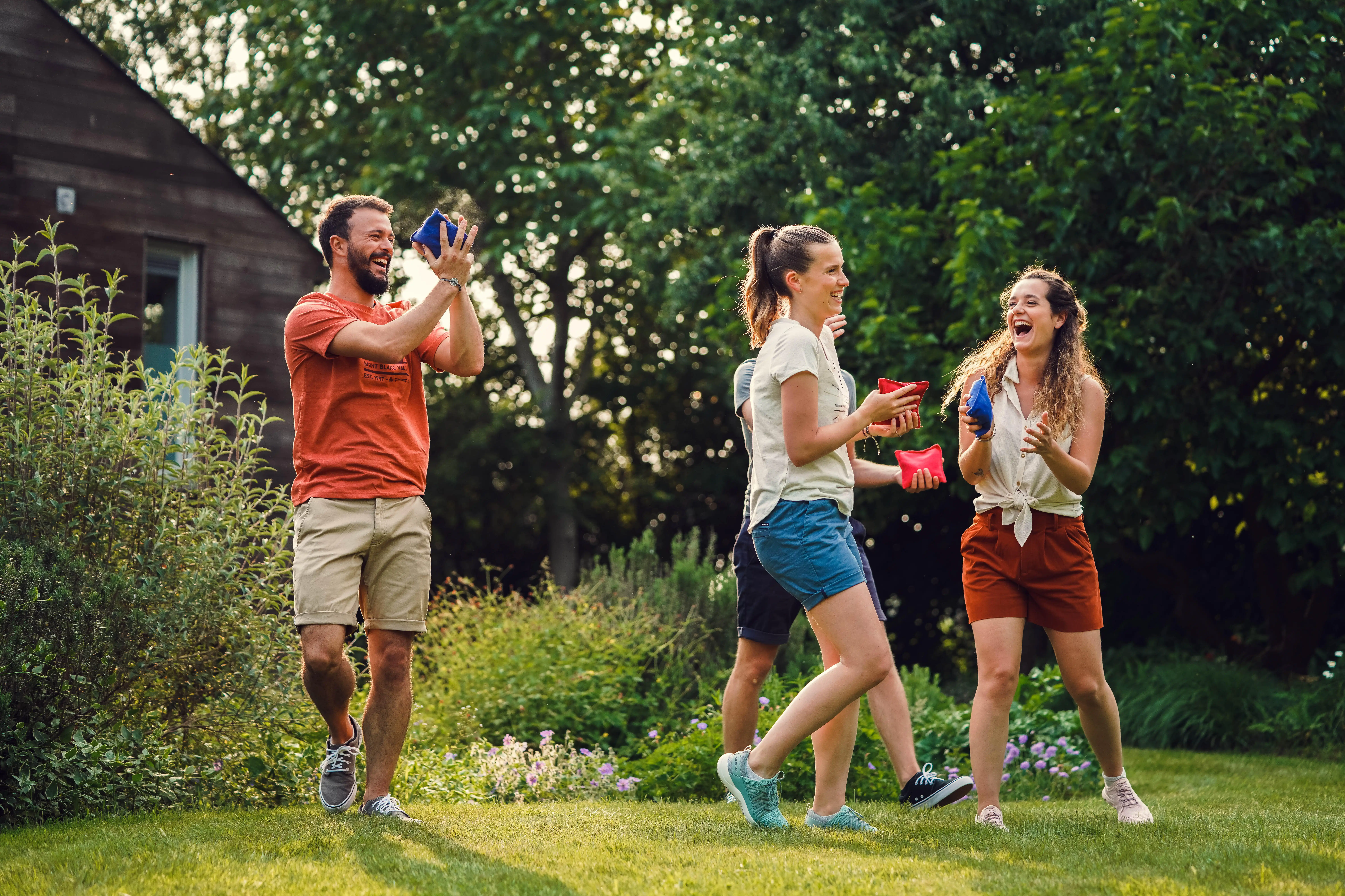 9749-ready-to-play-cornhole-game-1.webp
